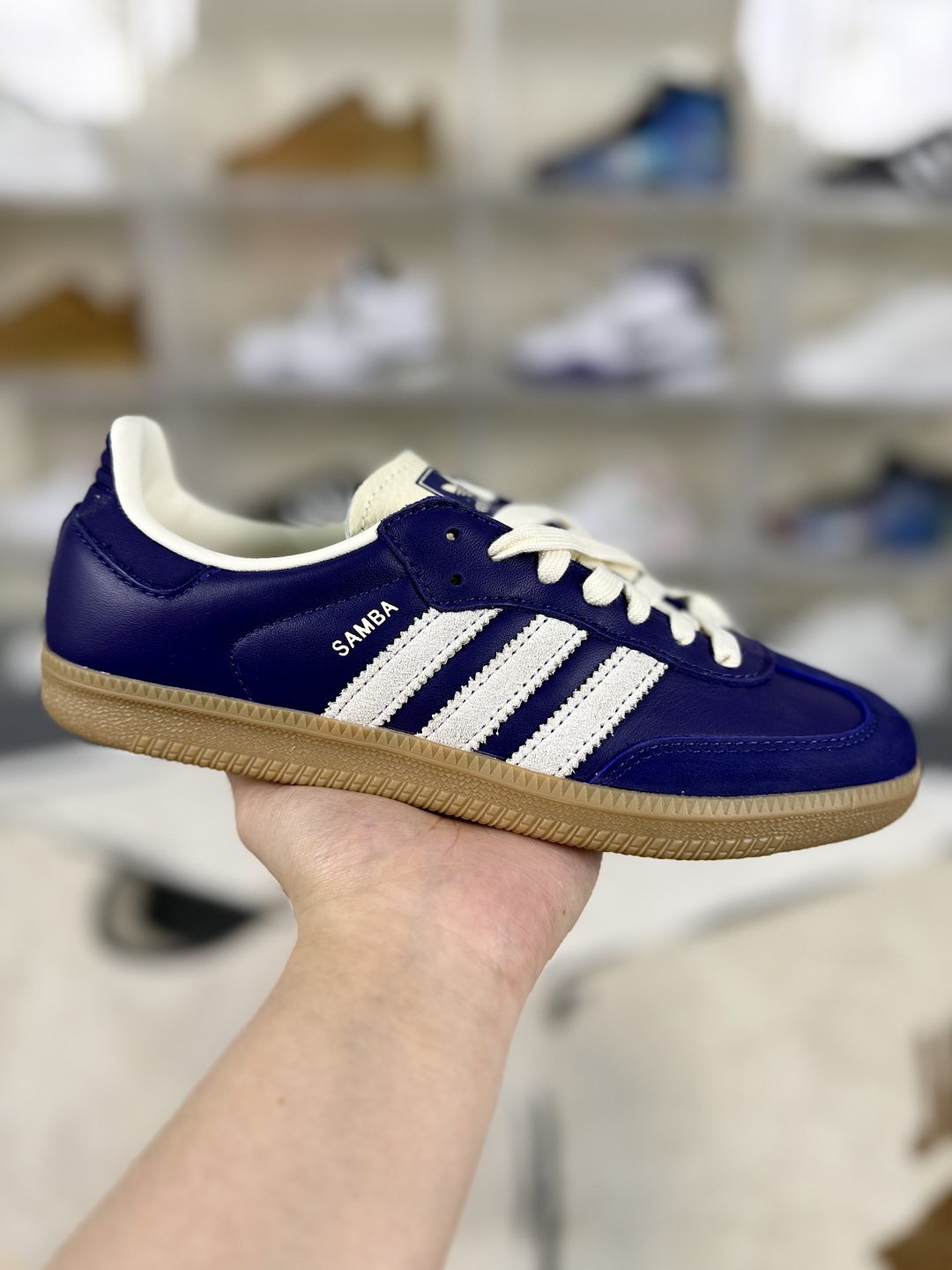 Adidas Originals Samba OG Women's Sneakers - Comfortable, Stylish, and Versatile 2 cmp i1748468363640 8331 0 0