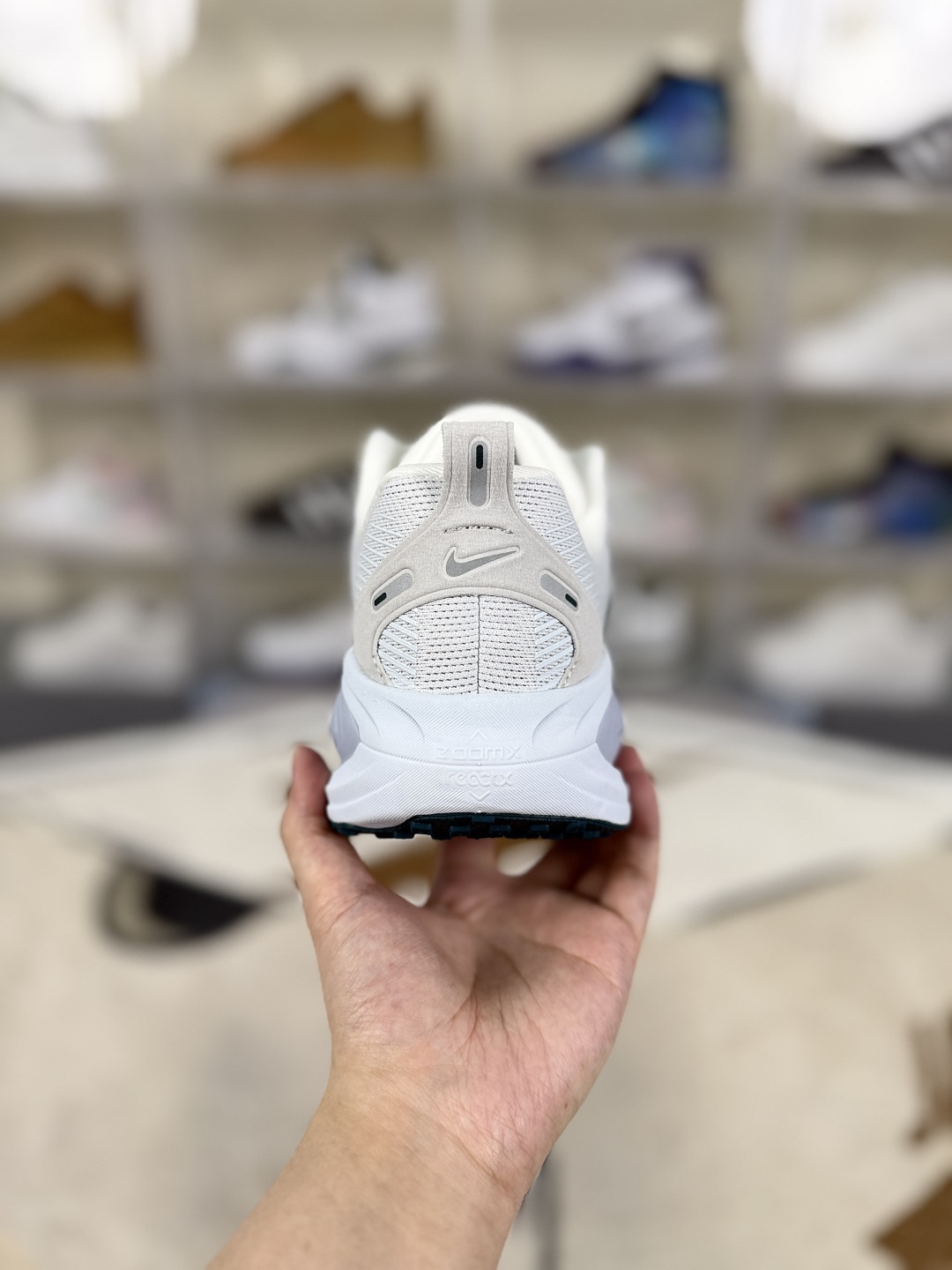 Nike Vomero 18: Comfortable, Versatile, and Durable Low-Top Running Shoes 3 cmp i1748702430185 6442 0 2