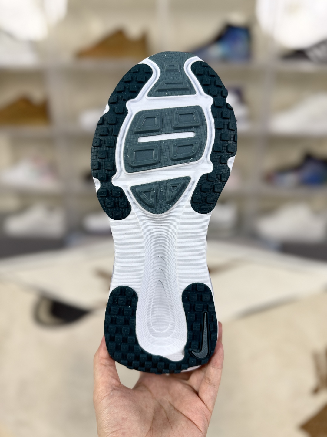 Nike Vomero 18: Comfortable, Versatile, and Durable Low-Top Running Shoes 6 cmp i1748702430203 4007 0 4