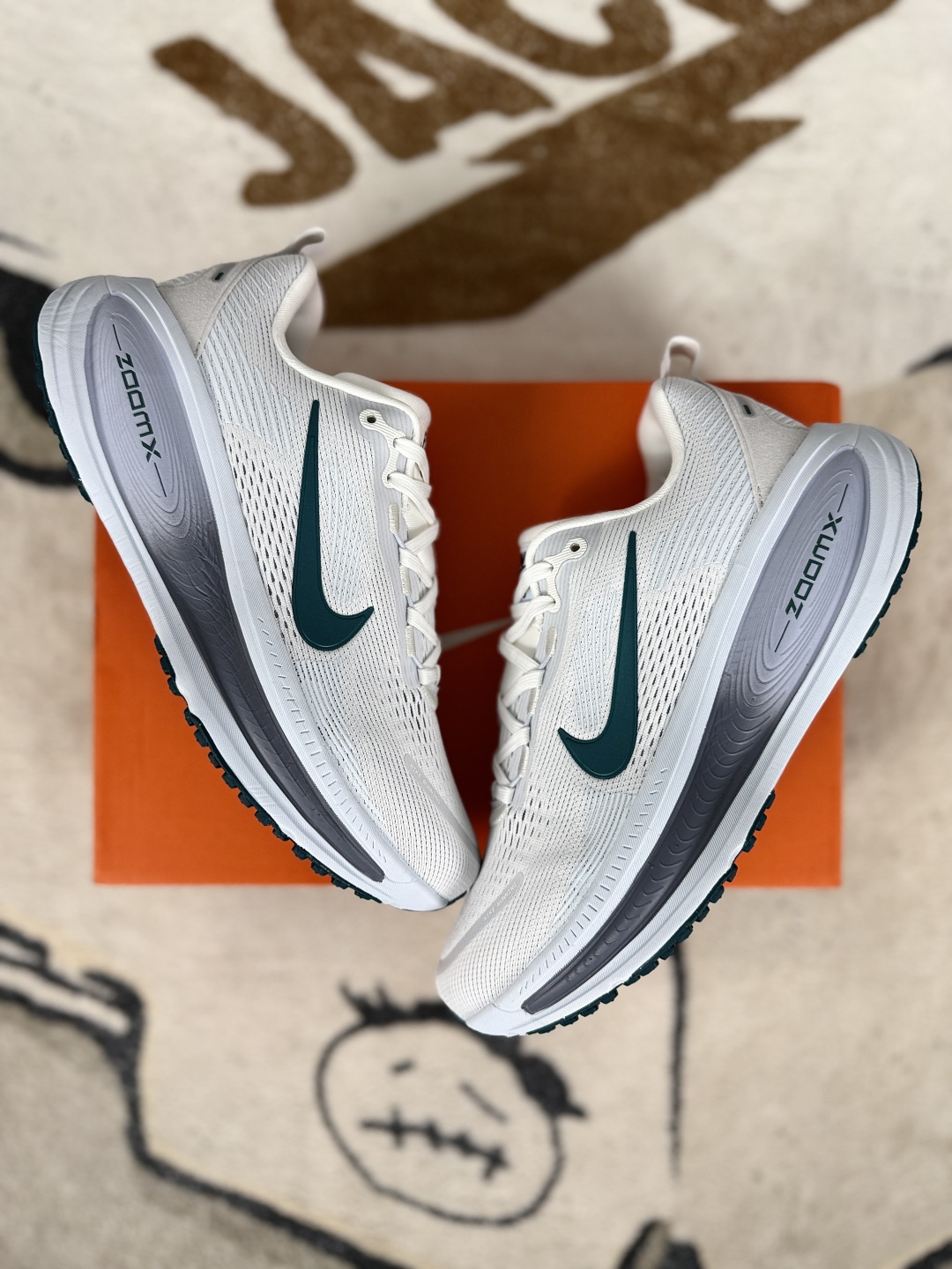 Nike Vomero 18: Comfortable, Versatile, and Durable Low-Top Running Shoes 5 cmp i1748702435692 9162 0 6