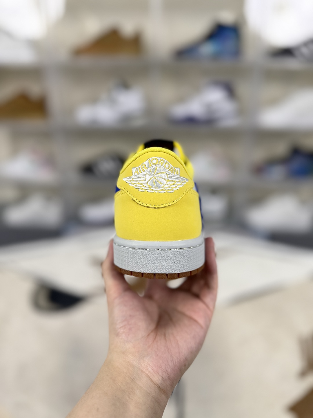 Travis Scott x Jordan Air Jordan 1 Low OG Canary Yellow Sneakers 4 cmp i1748702467891 8261 0 2