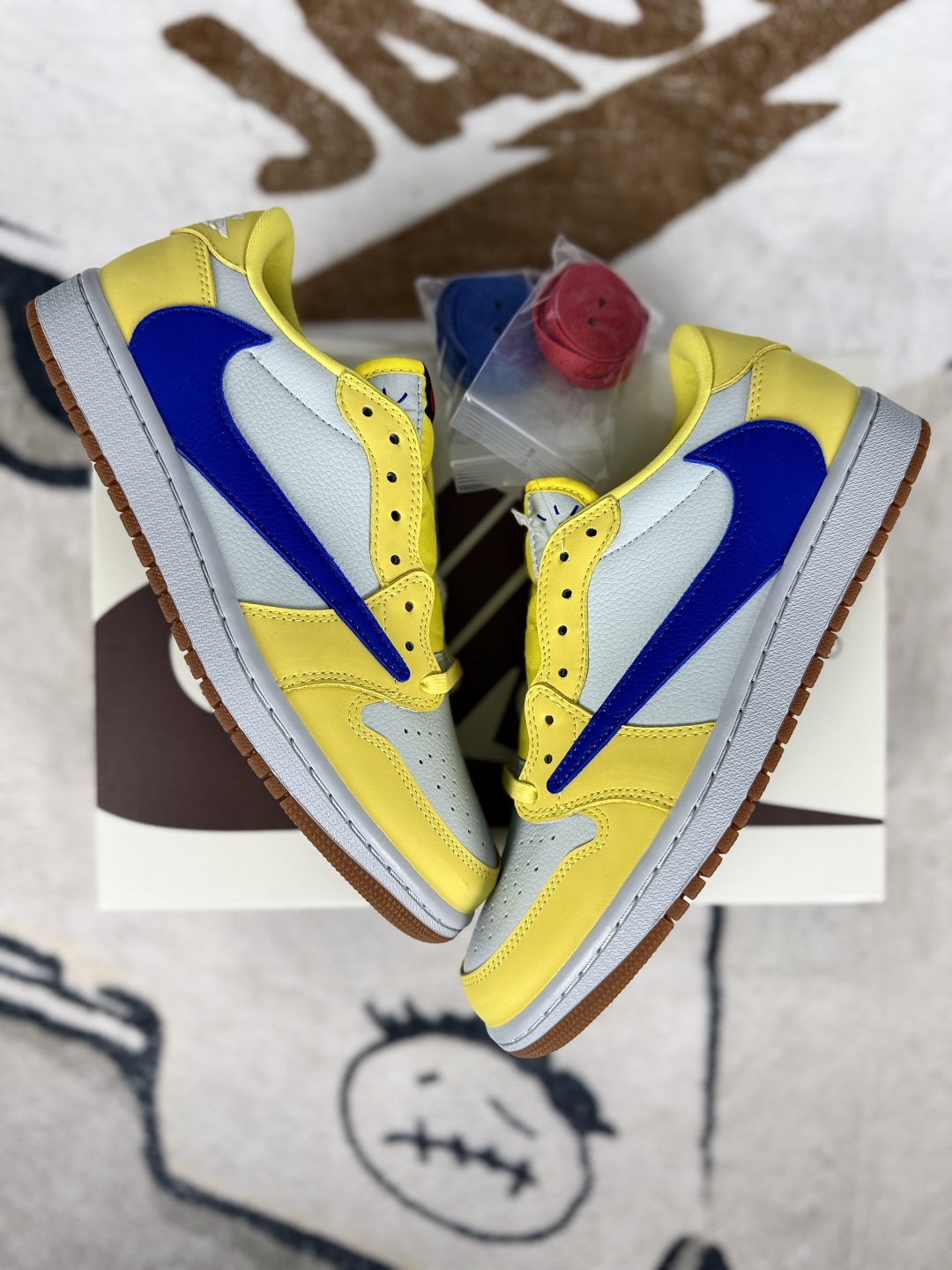 Travis Scott x Jordan Air Jordan 1 Low OG Canary Yellow Sneakers 6 cmp i1748702467908 8016 0 6