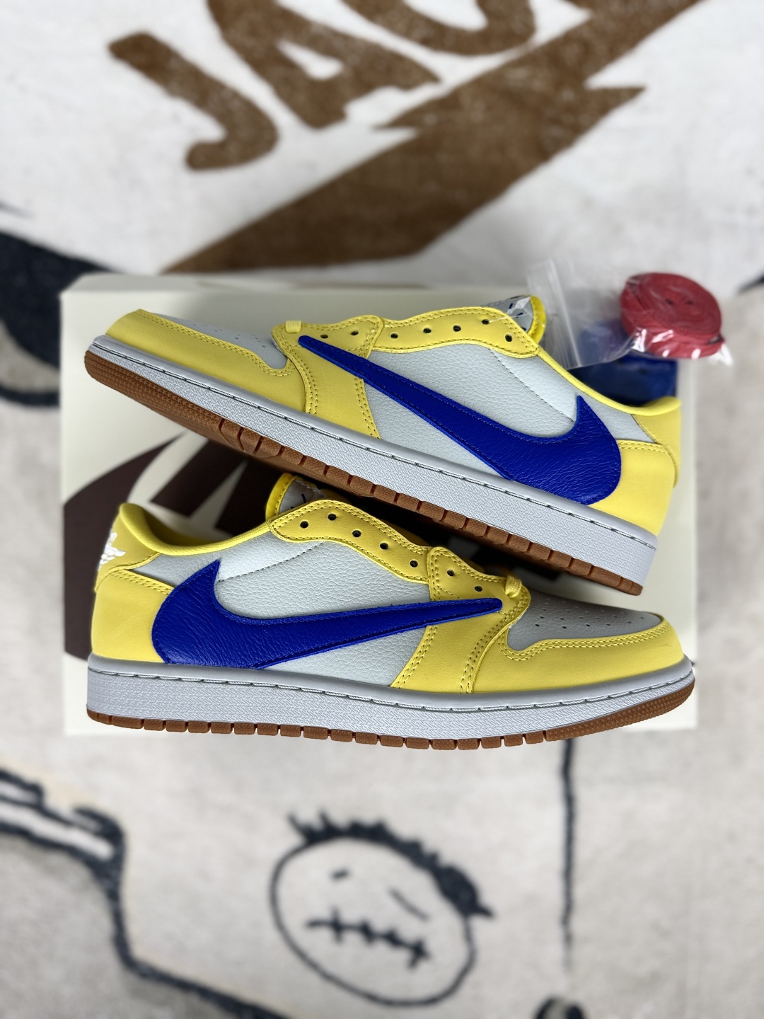 Travis Scott x Jordan Air Jordan 1 Low OG Canary Yellow Sneakers 9 cmp i1748702467926 1699 0 7
