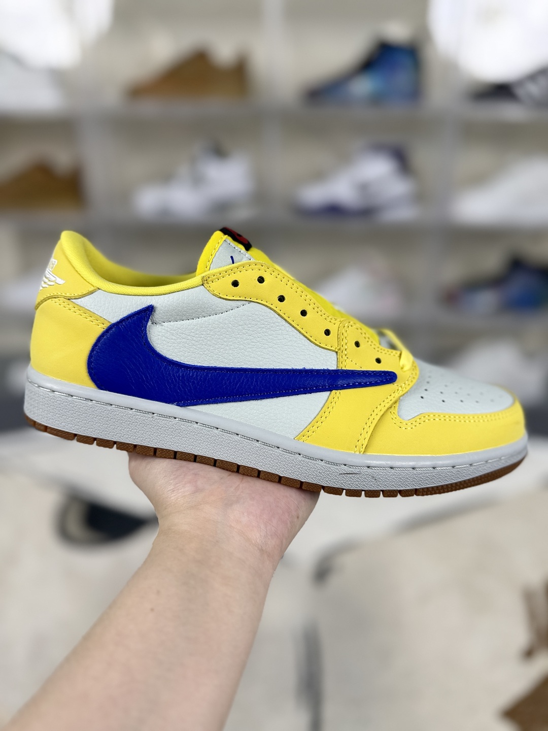 Travis Scott x Jordan Air Jordan 1 Low OG Canary Yellow Sneakers 2 cmp i1748702480088 7862 0 0