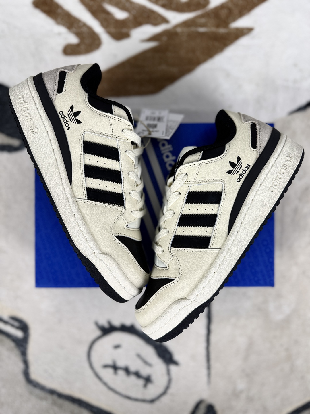 Adidas Originals Forum 84 Low-Top Sneakers - White/Black/Gray - Unisex Design 6 cmp i1749075557590 4053 0 6