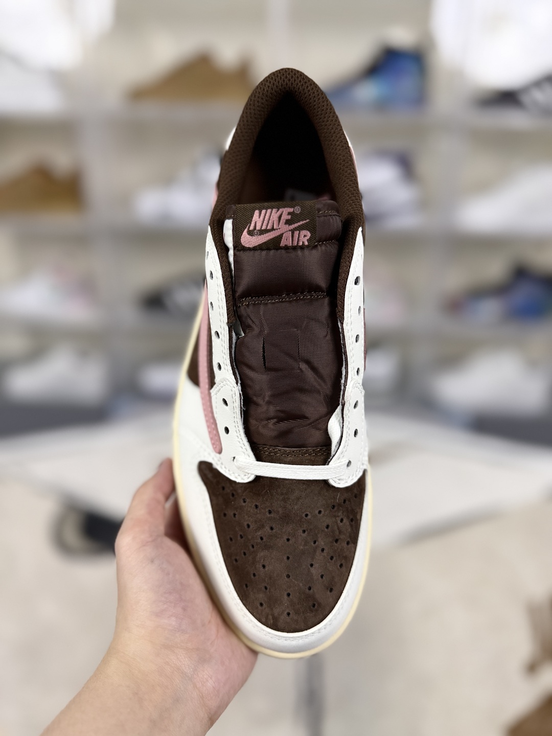 Travis Scott x Jordan Air Jordan 1 Low OG SP Basketball Shoes - Brown/Pink 4 cmp i1749075670422 8570 0 3