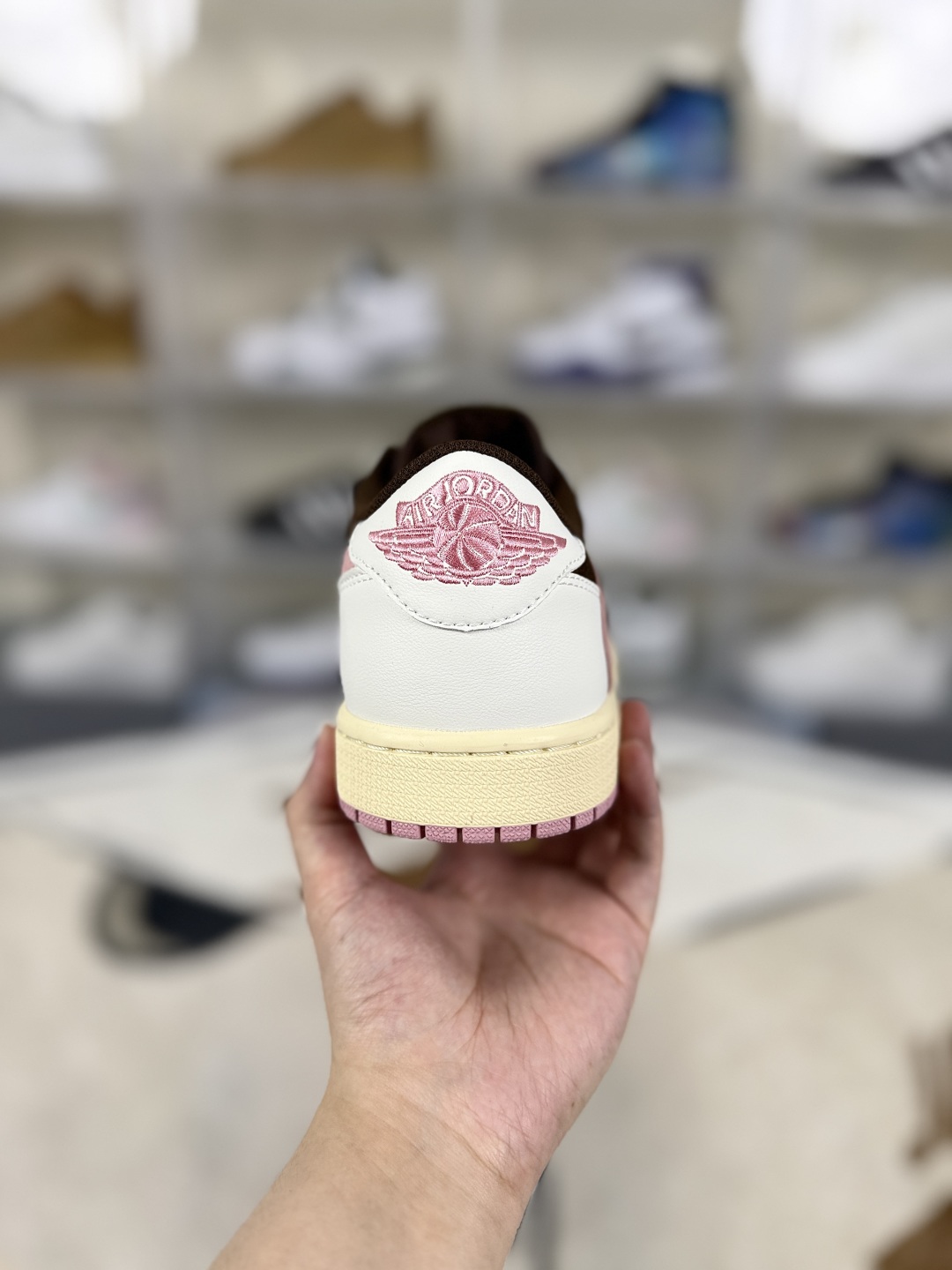 Travis Scott x Jordan Air Jordan 1 Low OG SP Basketball Shoes - Brown/Pink 3 cmp i1749075675305 2613 0 2