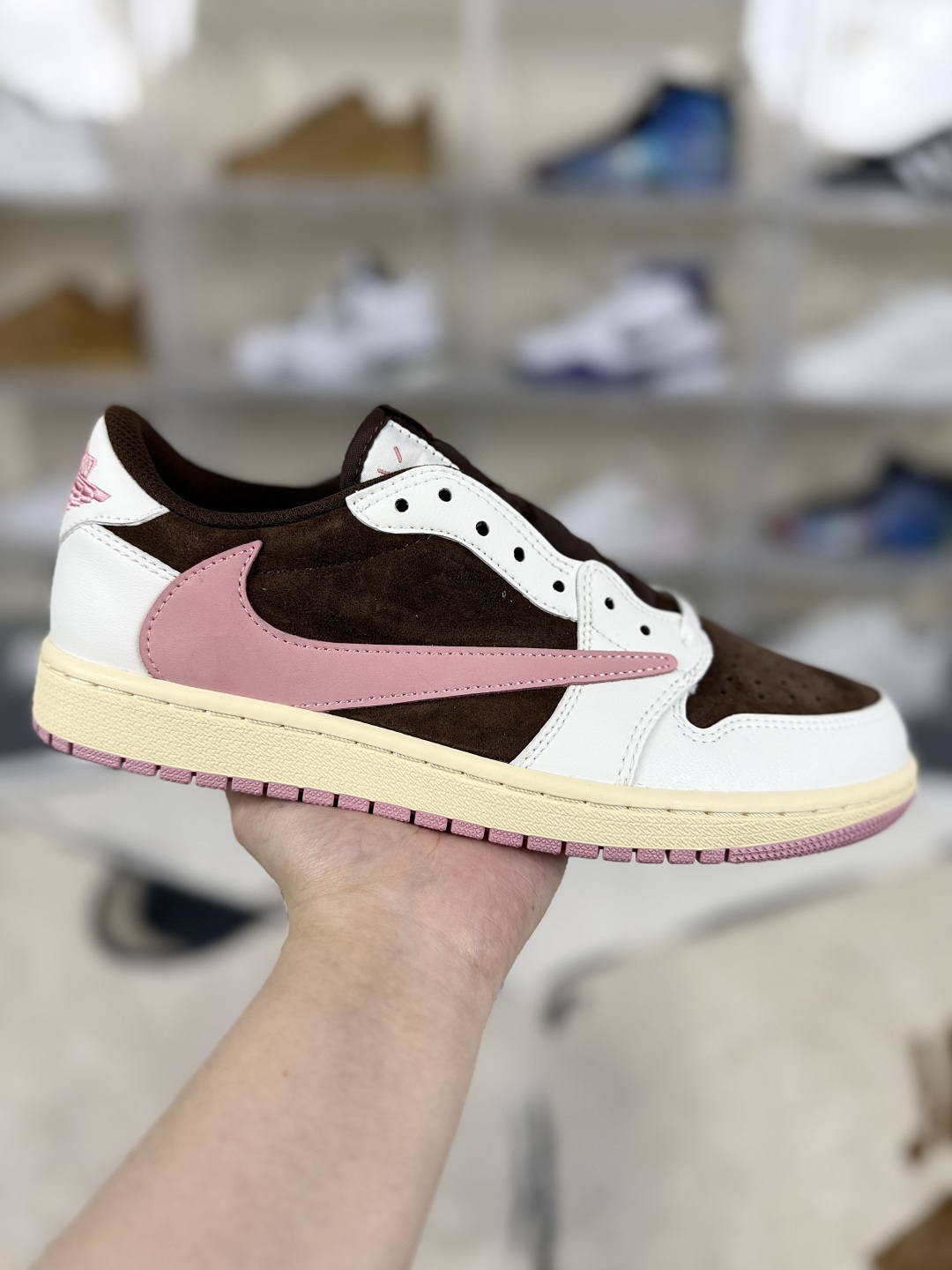 Travis Scott x Jordan Air Jordan 1 Low OG SP Basketball Shoes - Brown/Pink 1 cmp i1749075676078 5581 0 0