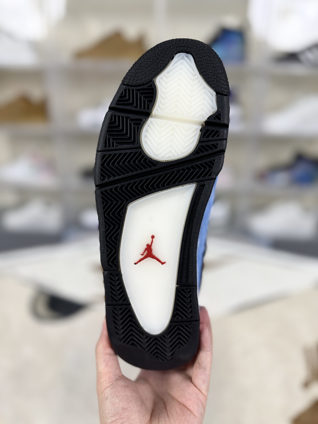 Travis Scott x Air Jordan 4 Retro 'Cactus Jack' Blue Sneakers 6 cmp i1749075734844 7796 0 4