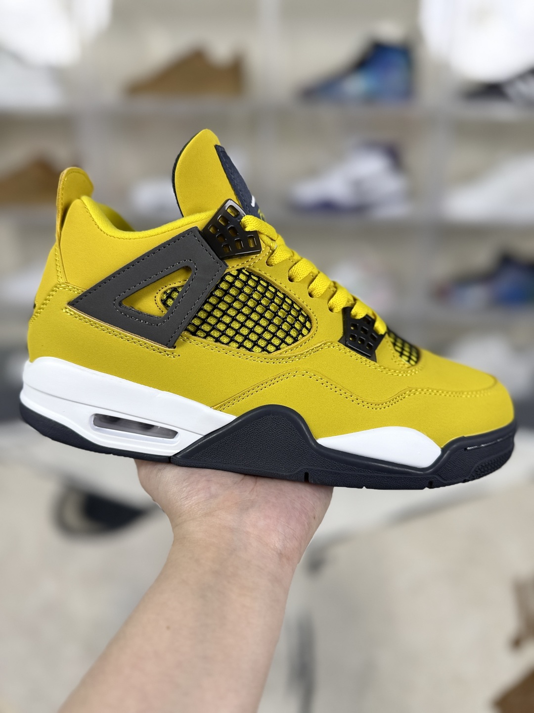 Air Jordan 4 Retro 'Tour Yellow' Sneaker, Mid-Top Basketball Shoes for Men & Women 1 cmp i1749159746015 2415 0 0