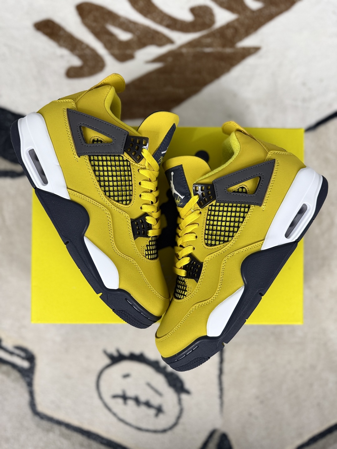 Air Jordan 4 Retro 'Tour Yellow' Sneaker, Mid-Top Basketball Shoes for Men & Women 5 cmp i1749159746018 4565 0 6