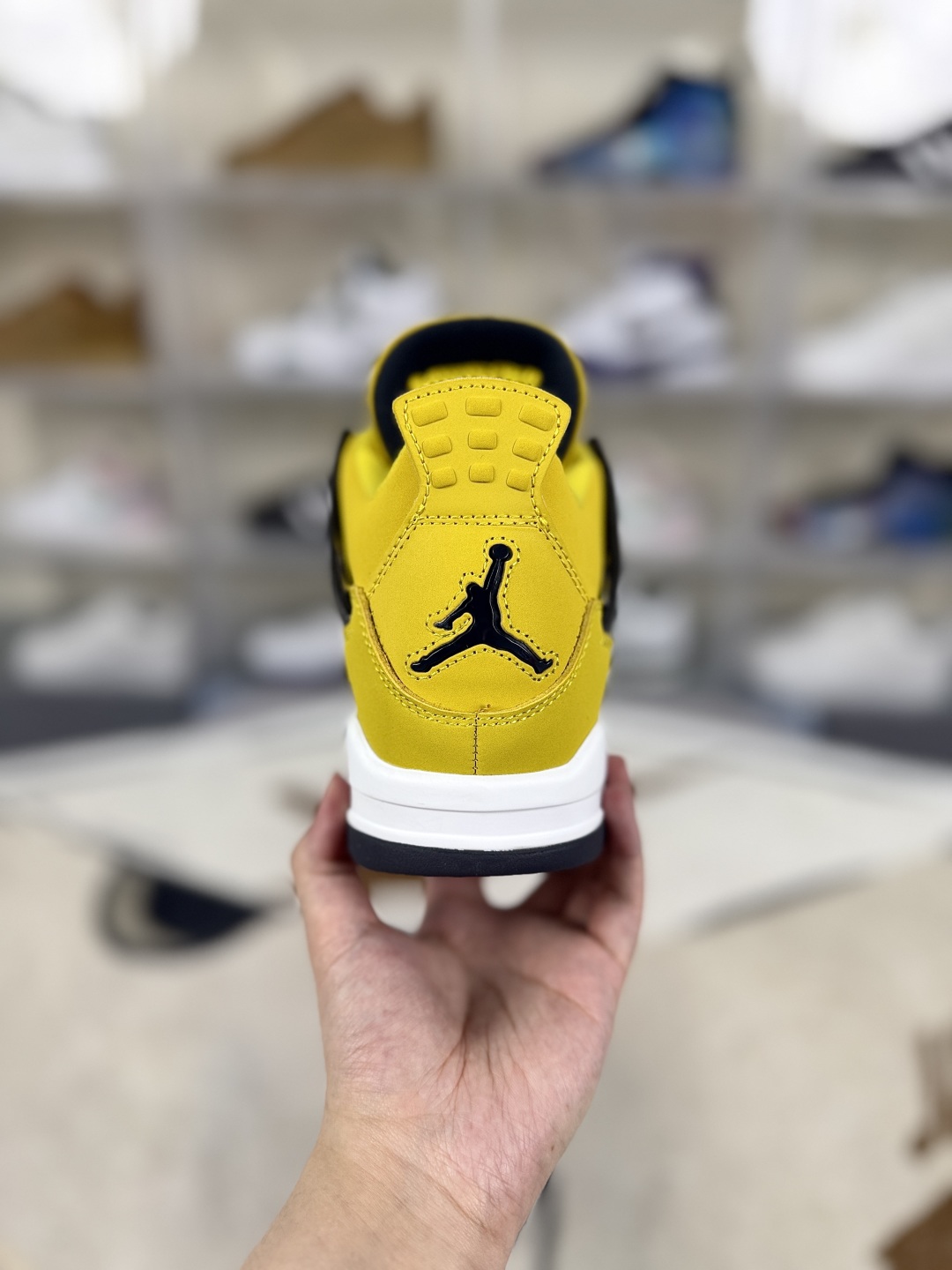 Air Jordan 4 Retro 'Tour Yellow' Sneaker, Mid-Top Basketball Shoes for Men & Women 3 cmp i1749159750103 565 0 2