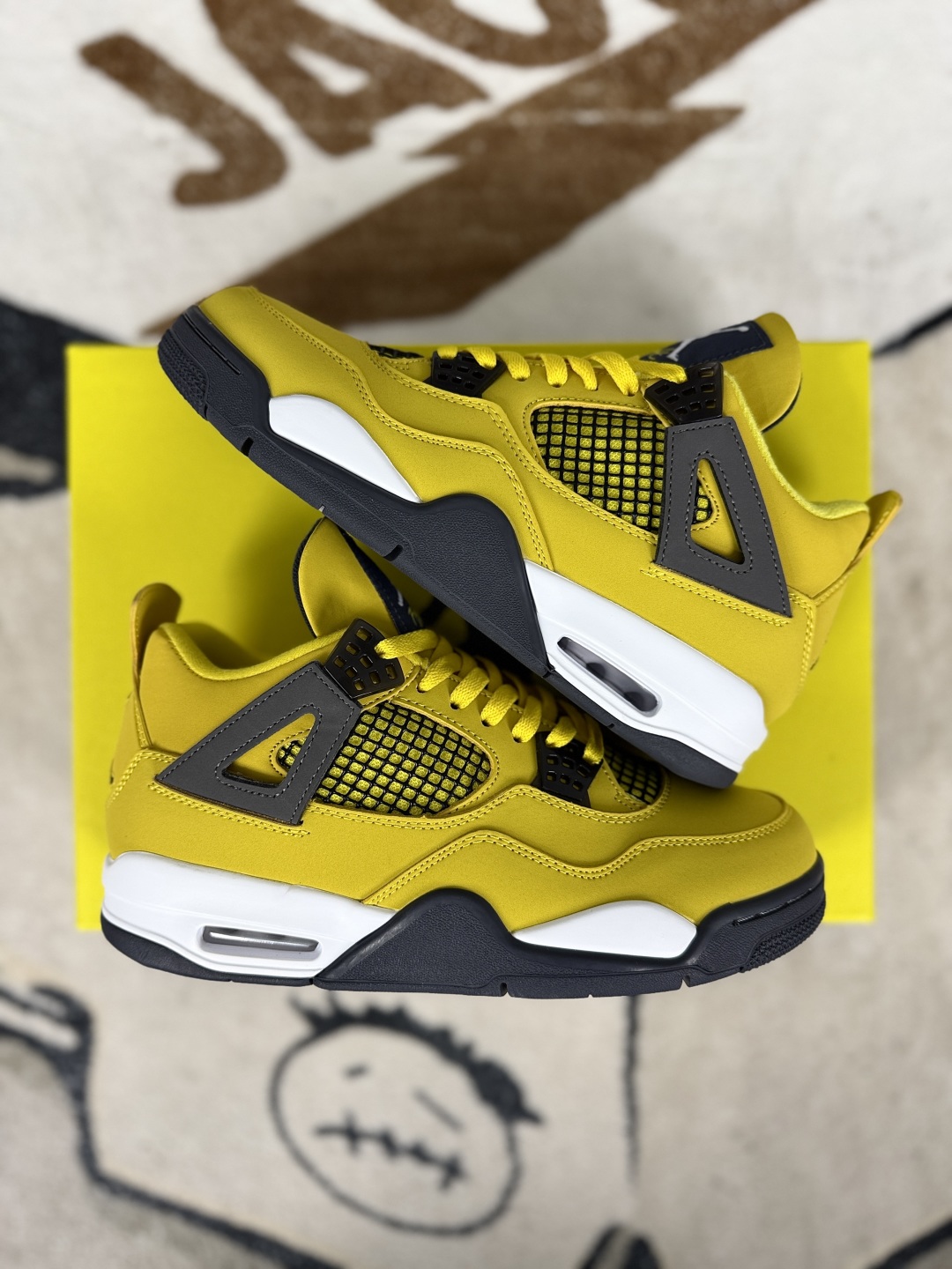 Air Jordan 4 Retro 'Tour Yellow' Sneaker, Mid-Top Basketball Shoes for Men & Women 8 cmp i1749159750105 4684 0 7