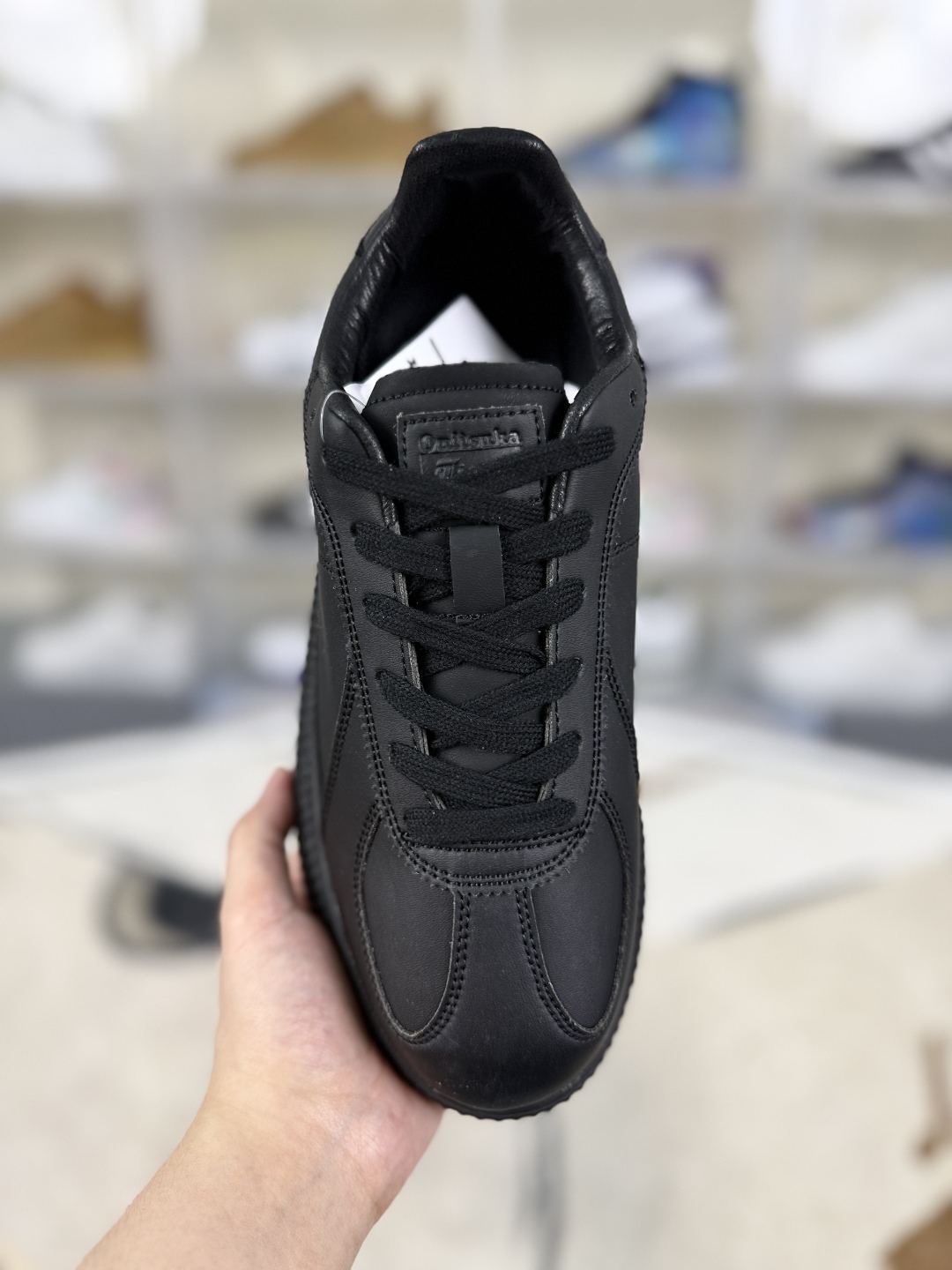 Onitsuka Tiger Delecity: Soft, Comfy, Slip-Resistant Black Casual Shoes 4 cmp i1749160656352 2381 0 3