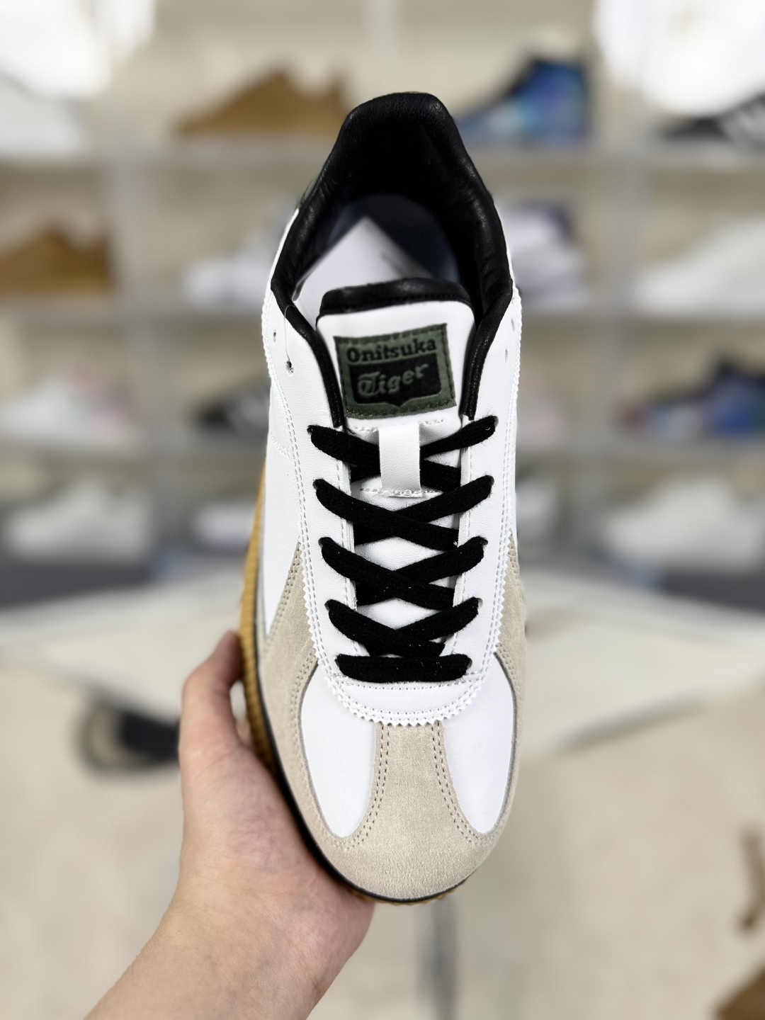 Onitsuka Tiger Delecity White/Grey/Green Unisex Low-Top Lifestyle Sneakers 4 cmp i1749296513731 3793 0 3