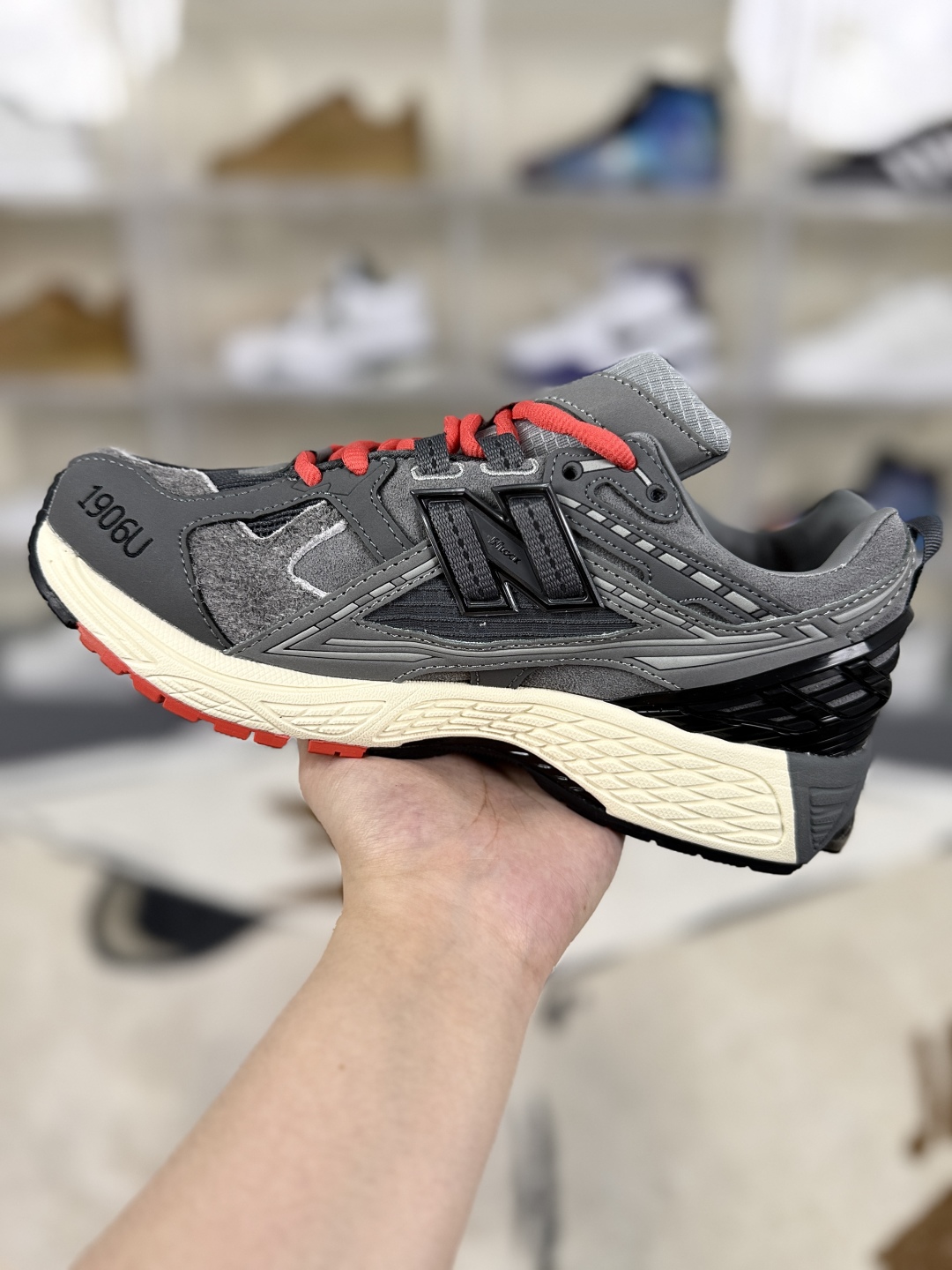 New Balance 1906R: Timeless Style, Modern Tech, Gray/Black/Red Running Shoes 2 cmp i1749334523314 8079 0 1
