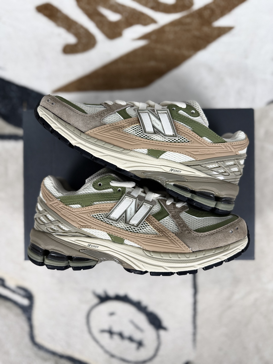 New Balance 1906U Utility Linen/Dark Olivine Retro Running Shoes 9 cmp i1749334551529 7082 0 7