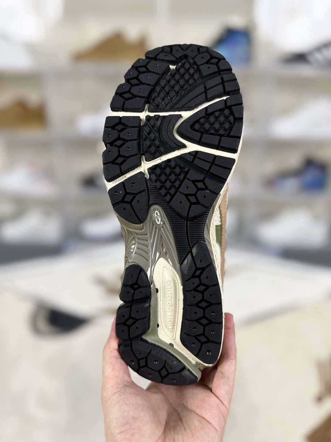 New Balance 1906U Utility Linen/Dark Olivine Retro Running Shoes 7 cmp i1749334551546 7985 0 4