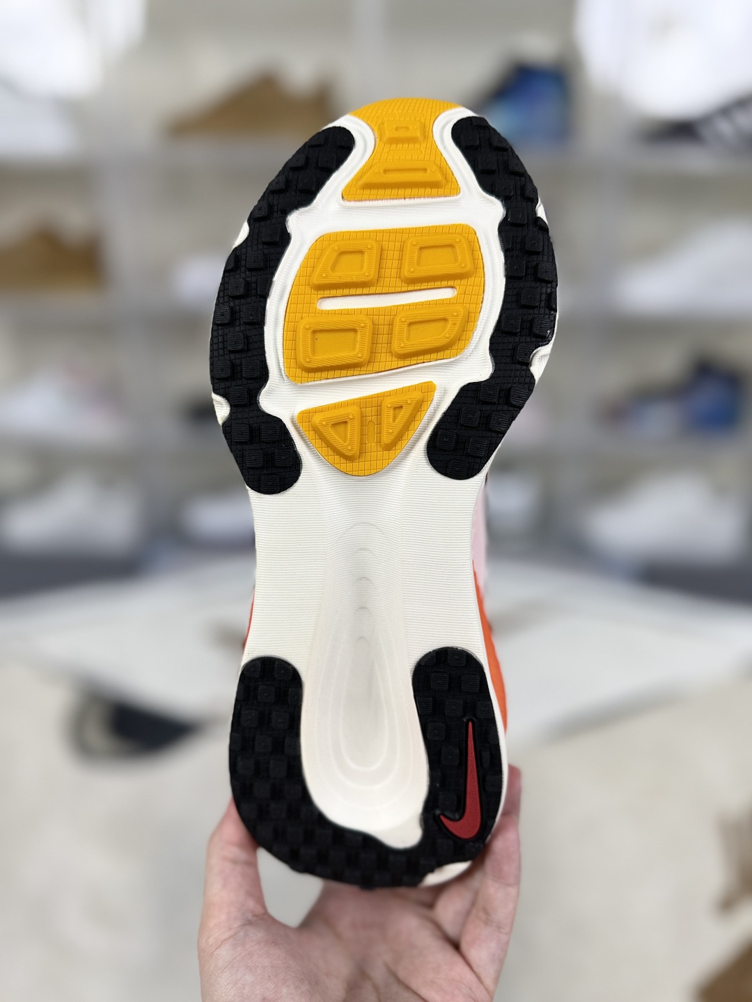 Nike Vomero 18 Running Shoes - Comfortable, Durable, and Stylish Sneakers 7 cmp i1749334593818 7591 0 4