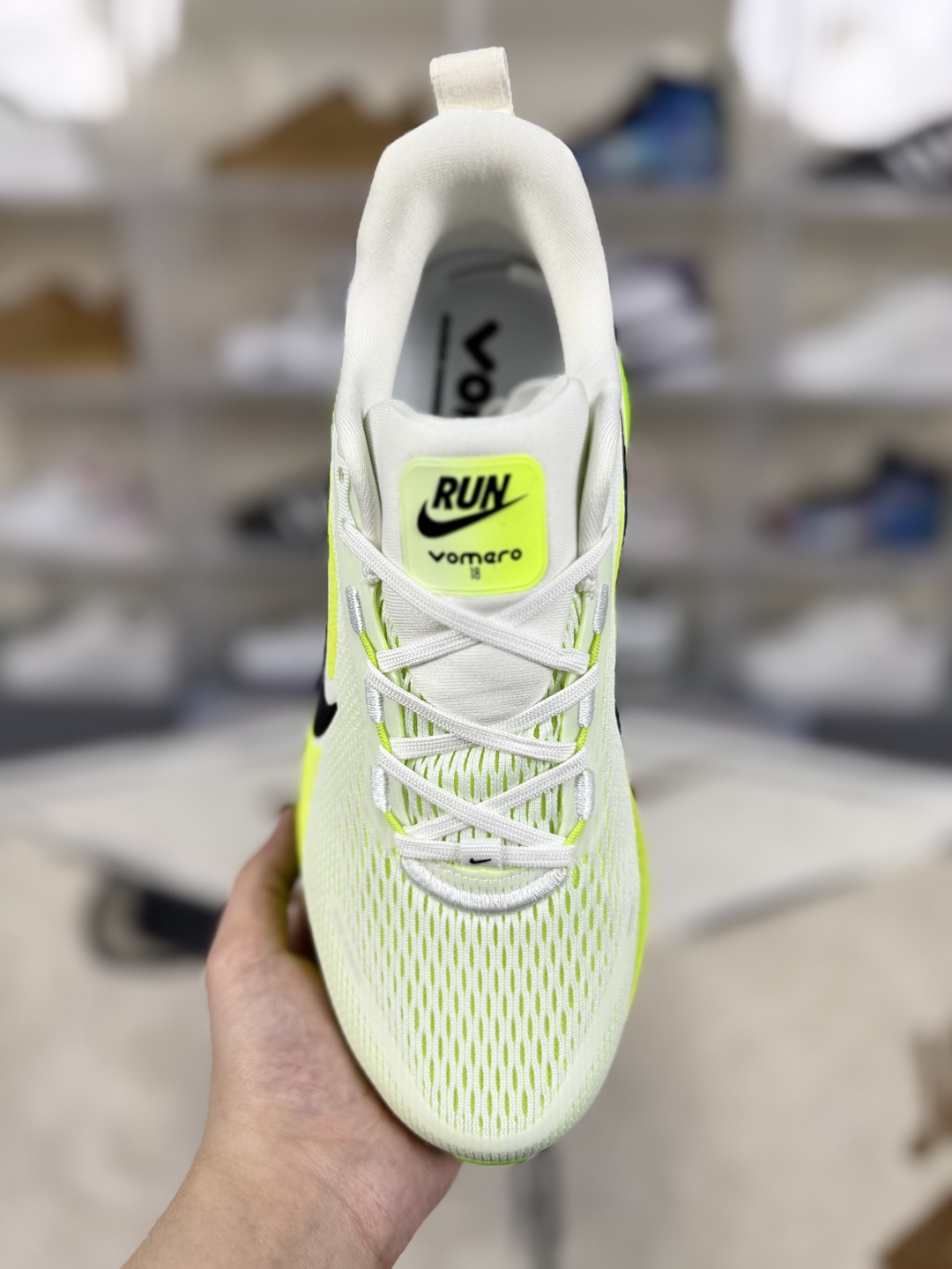 Nike Vomero 18: White & Green Running Shoes - Comfortable, Durable, & Stylish 4 cmp i1749334681762 5978 0 3