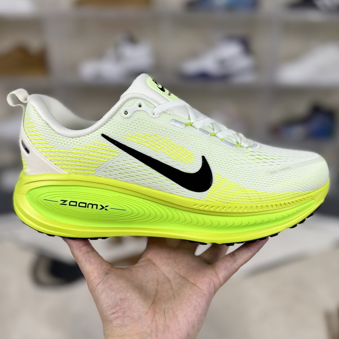 Nike Vomero 18: White & Green Running Shoes - Comfortable, Durable, & Stylish 7 cmp i1749334683992 2041 0 5