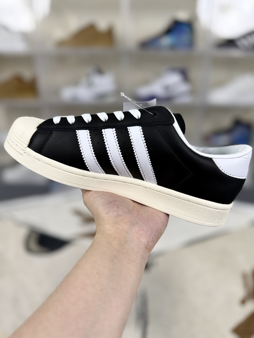 Adidas Originals Superstar Vintage Low-Top Sneakers - Black and White 2 cmp i1749470546551 7194 0 1