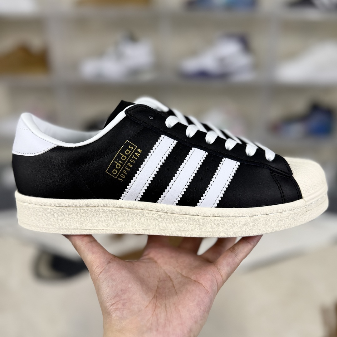 Adidas Originals Superstar Vintage Low-Top Sneakers - Black and White 7 cmp i1749470548081 8706 0 5