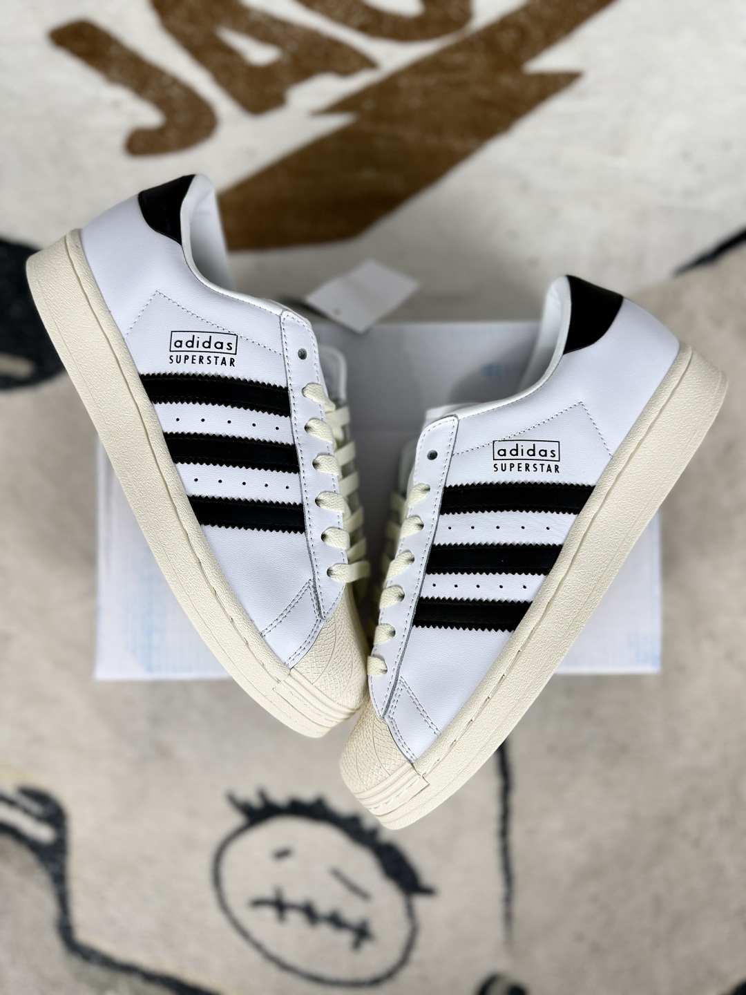 Adidas Originals Superstar Vintage Low-Top Sneakers - White/Black, Unisex Style 6 cmp i1749470577289 99 0 6