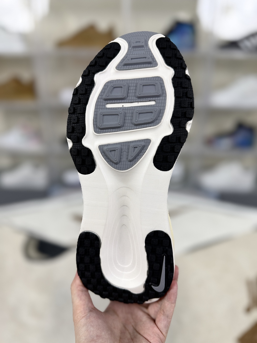 Nike Vomero 18: Comfortable, Versatile, and Durable Low-Top Running Shoes 7 cmp i1749670072858 7687 0 4