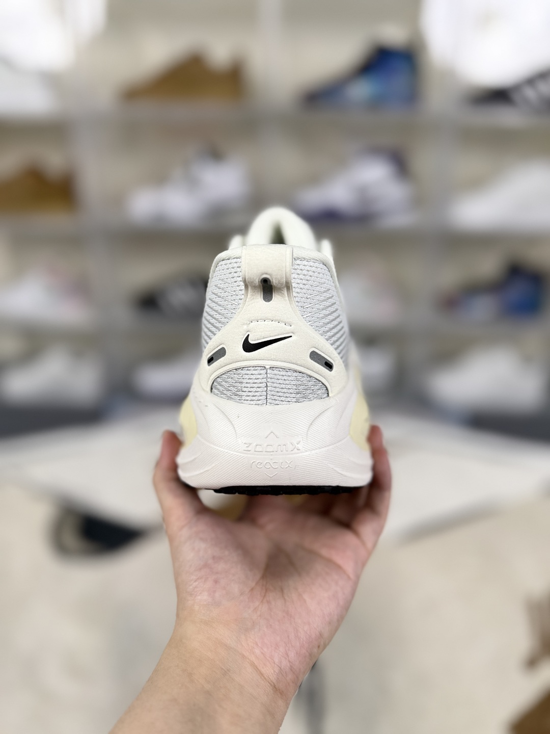 Nike Vomero 18: Comfortable, Versatile, and Durable Low-Top Running Shoes 4 cmp i1749670074757 6714 0 2