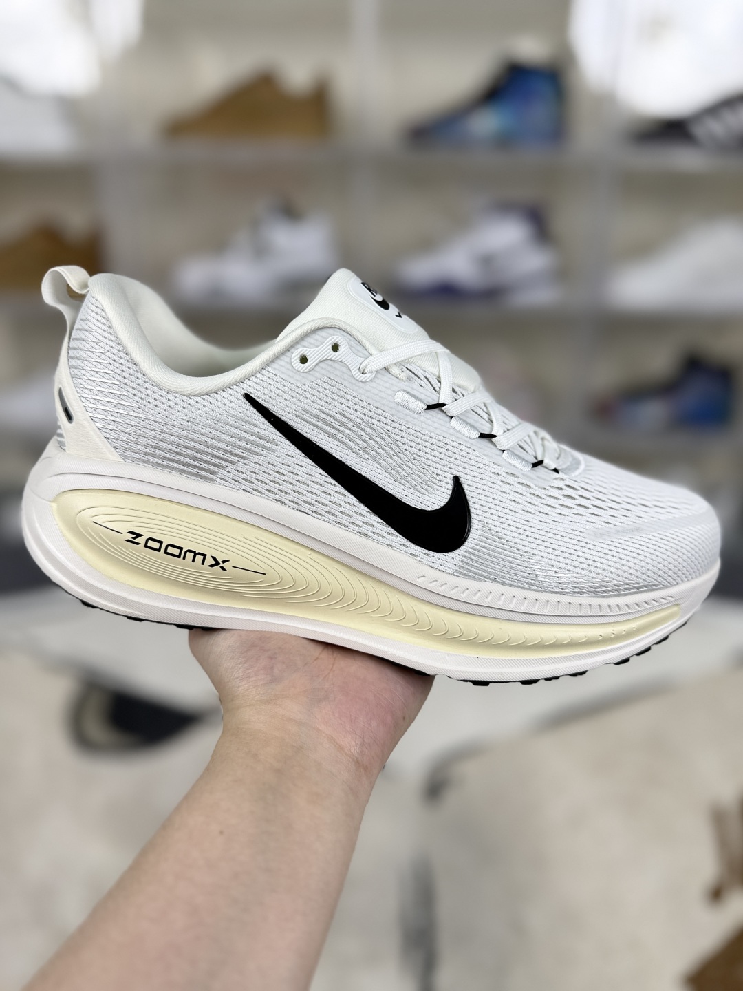 Nike Vomero 18: Comfortable, Versatile, and Durable Low-Top Running Shoes 2 cmp i1749670074769 453 0 0