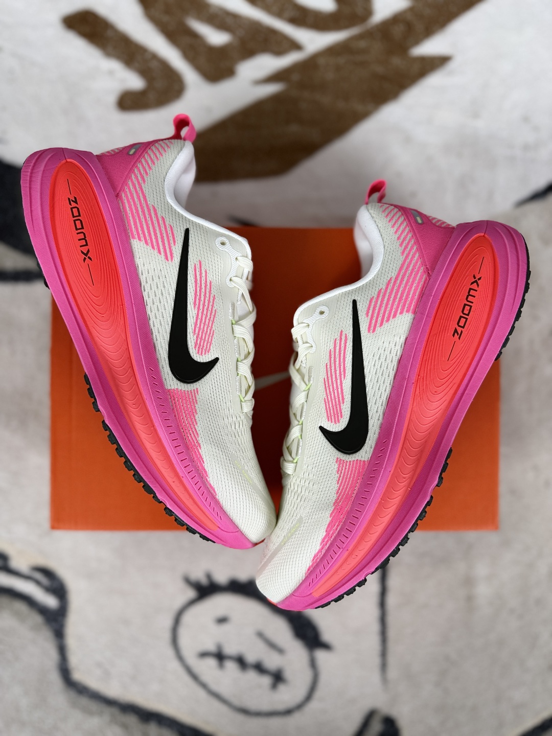 Nike Vomero 18 Women's Running Shoes - Comfortable, Durable, White and Pink 6 cmp i1749756384389 72 0 6