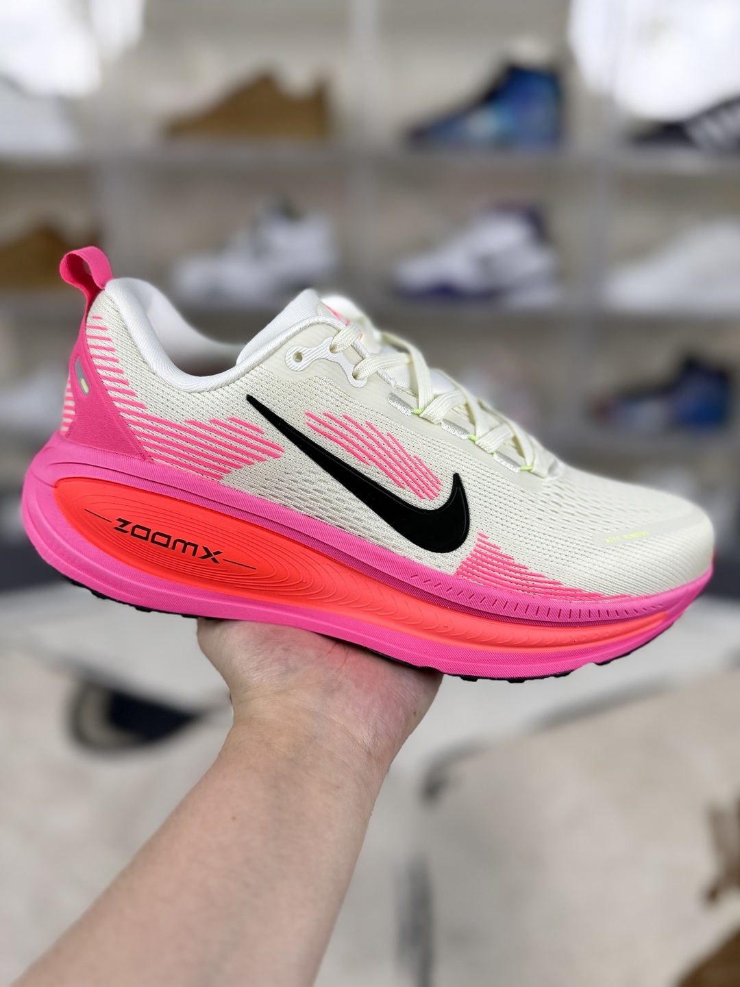 Nike Vomero 18 Women's Running Shoes - Comfortable, Durable, White and Pink 2 cmp i1749756384411 1777 0 0