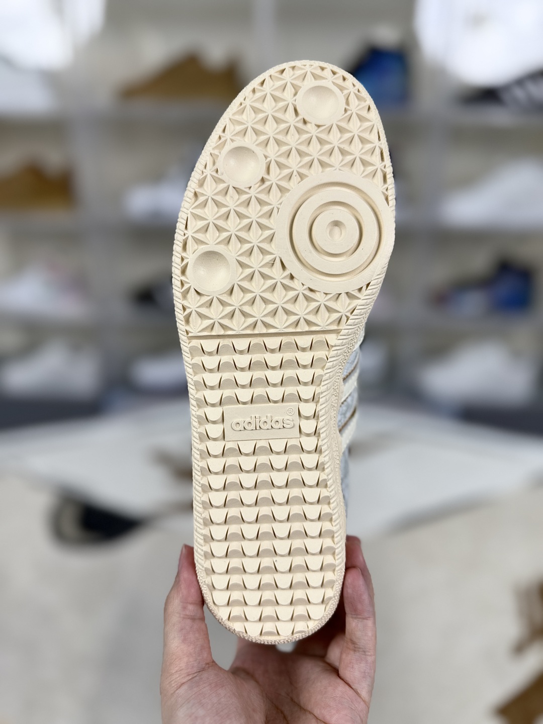 Adidas Originals Samba OG Women's Low-Top Sneakers - Light Grey & Beige 6 cmp i1750019580086 830 0 4
