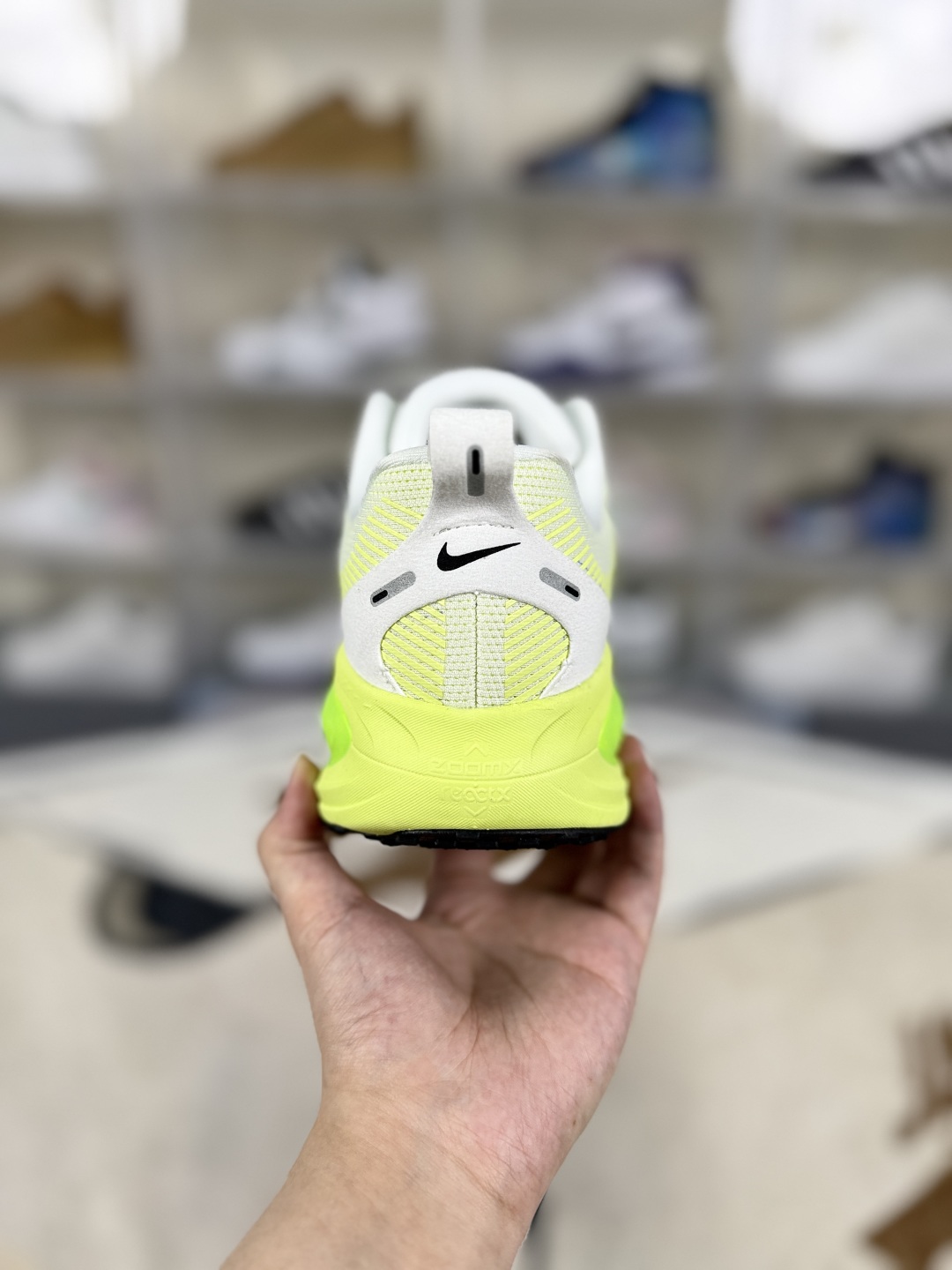 Nike Vomero 18: Comfort & Style in Every Step. Shop Now! 4 cmp i1750195196769 6516 0 2
