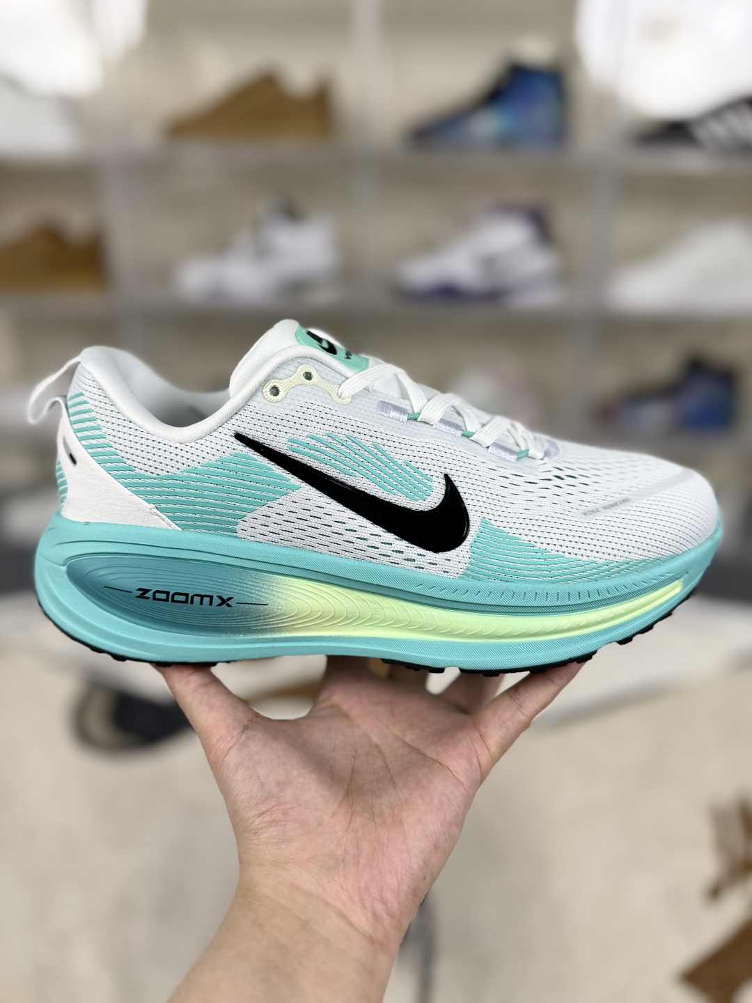 Nike Vomero 18: Comfortable, Versatile, and Durable Low-Top Running Shoes 8 cmp i1750195224969 7032 0 5