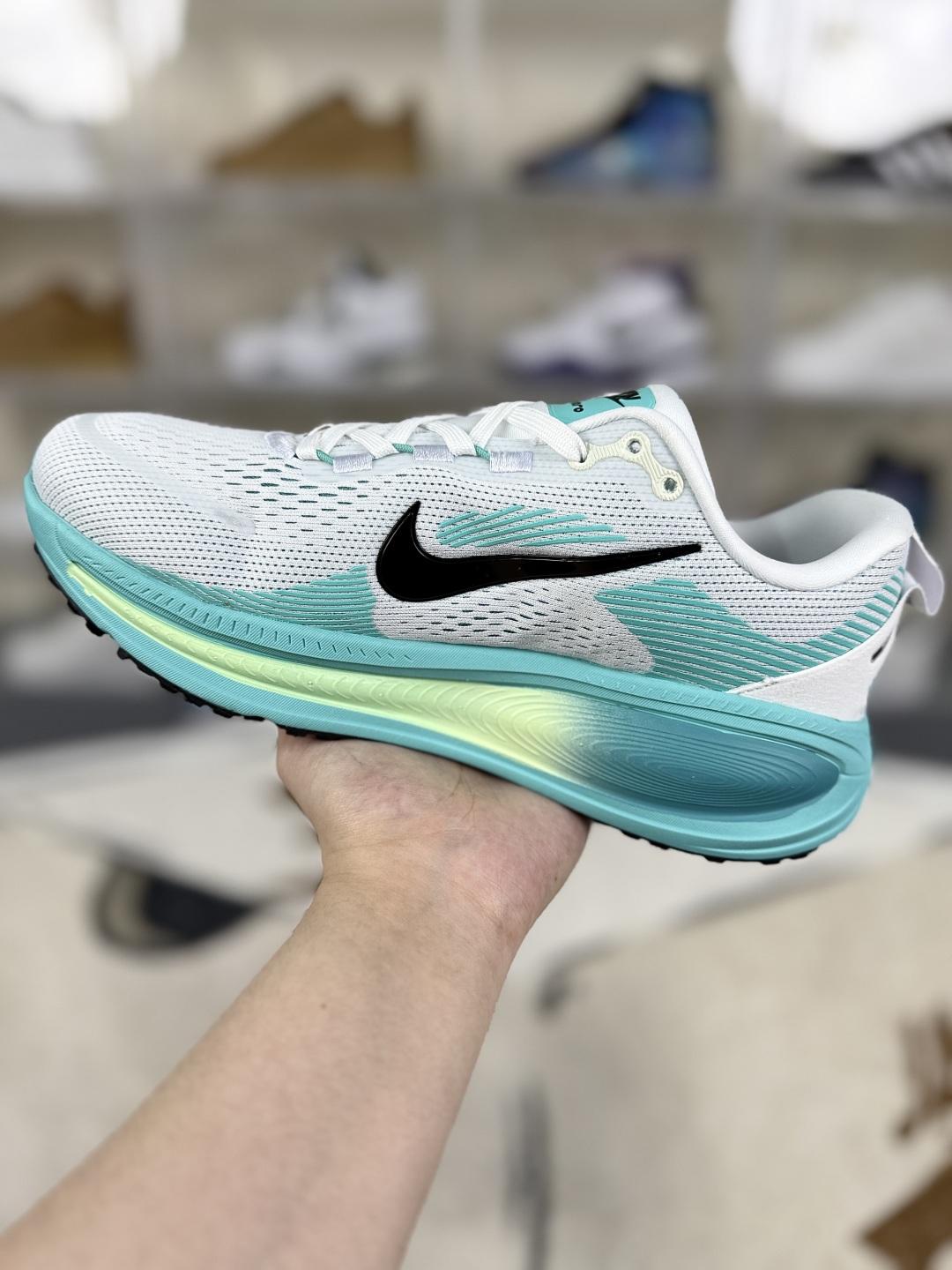 Nike Vomero 18: Comfortable, Versatile, and Durable Low-Top Running Shoes 3 cmp i1750195224976 7546 0 1