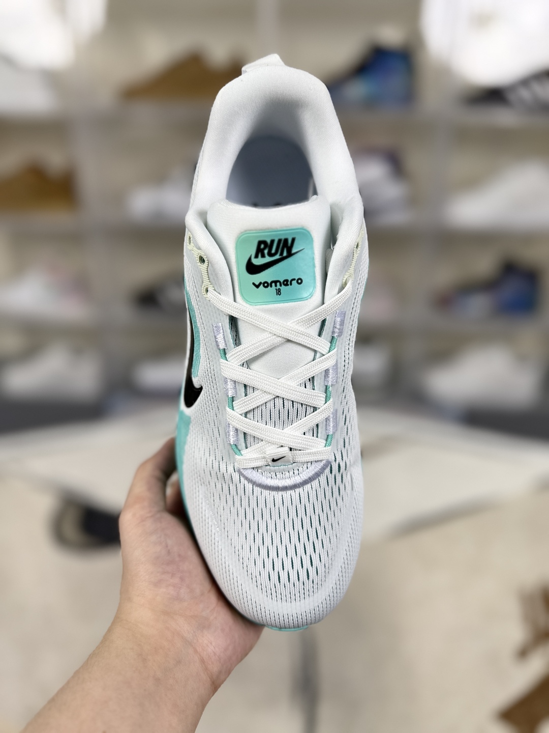Nike Vomero 18: Comfortable, Versatile, and Durable Low-Top Running Shoes 5 cmp i1750195229371 3407 0 3