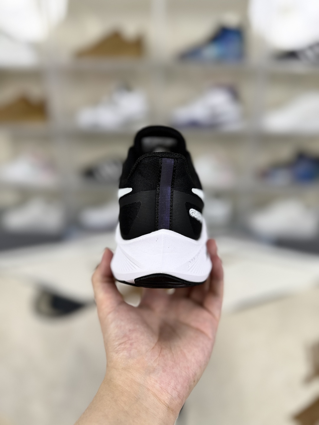 Nike Zoom Winflo 7X Running Shoes - Black and White - Comfort and Performance 4 cmp i1750275389775 7529 0 2
