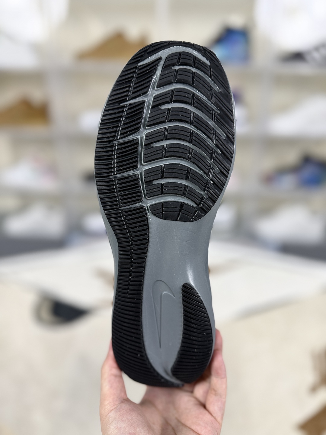 Nike Zoom Winflo 7X Running Shoes - Gray, Comfortable, Low-Top, Casual Sneakers 6 cmp i1750275587391 8580 0 4