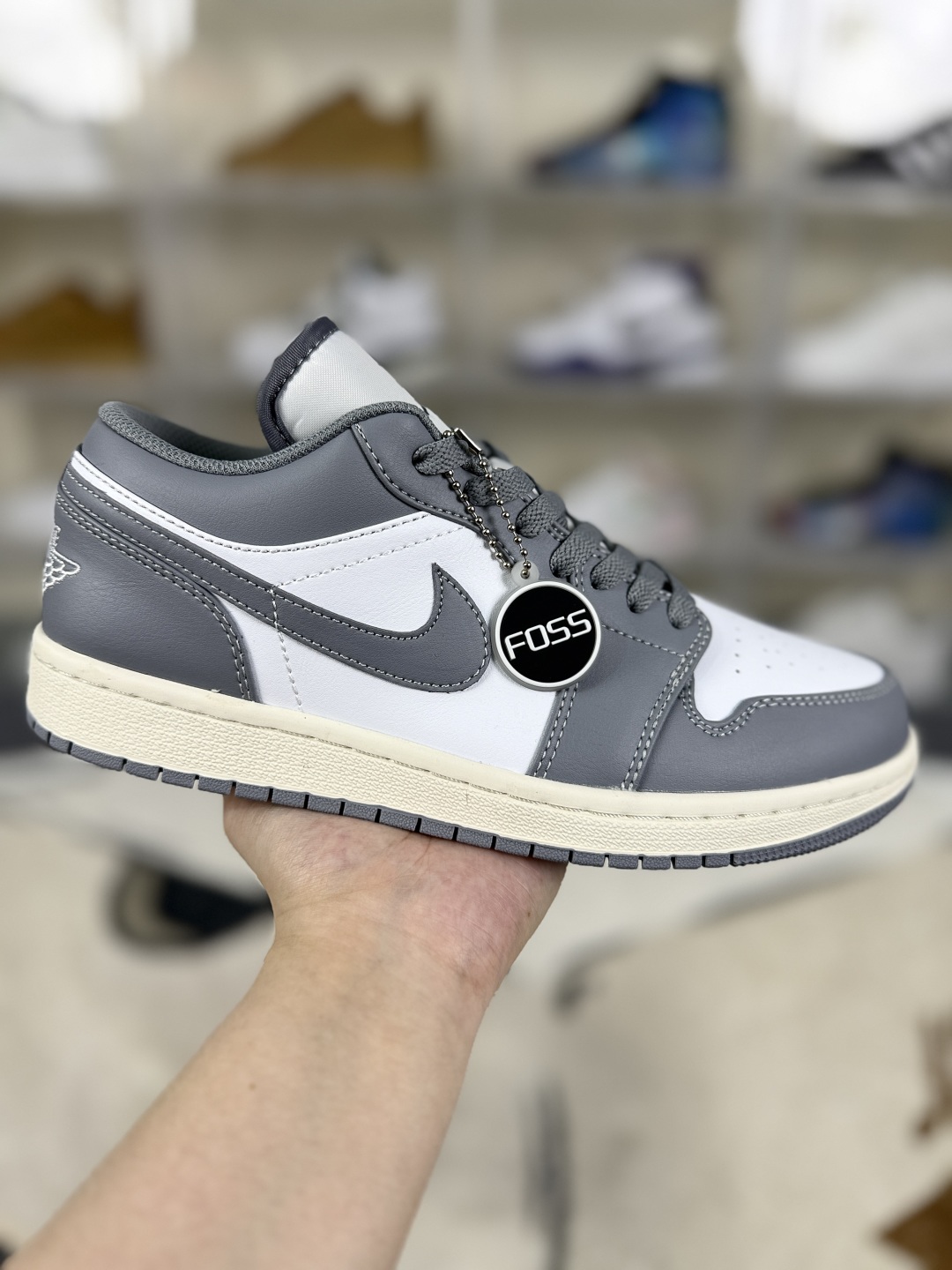Jordan Air 1 Low Stealth White (Small Dior) Retro Basketball Shoes 2 cmp i1750704411734 7372 0 0