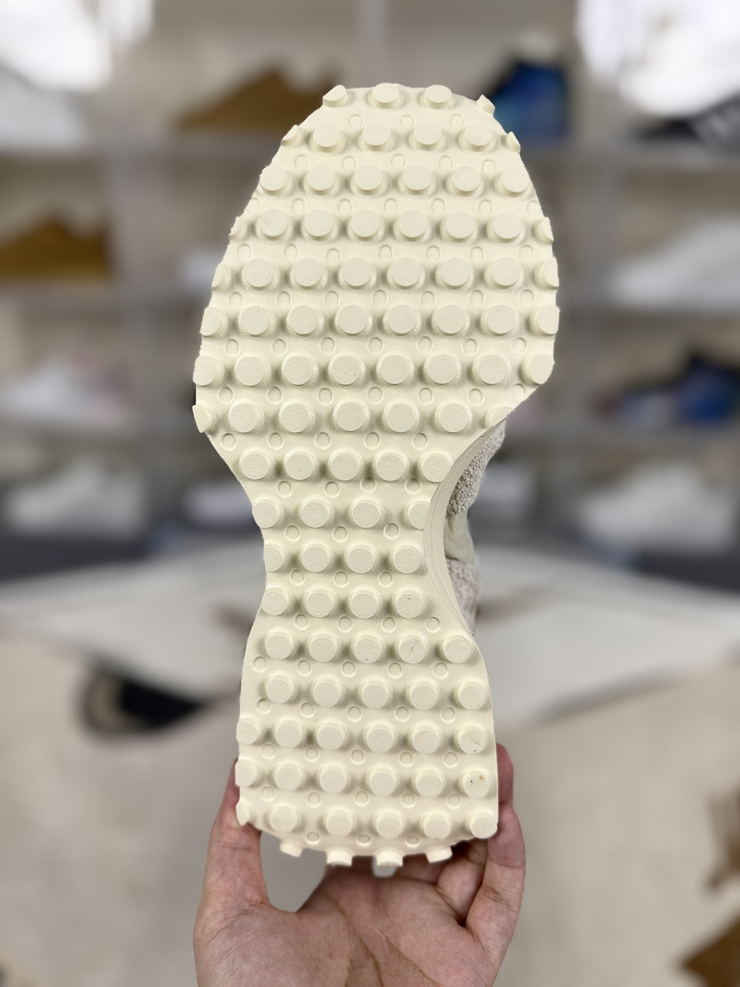 New Balance 327 Unisex Low-Top Sneakers - Comfortable, Versatile, and Stylish 7 cmp i1750877873036 8059 0 4
