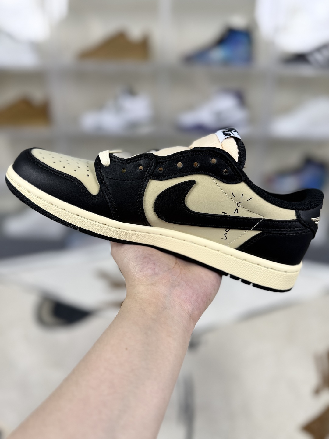 Travis Scott x Air Jordan 1 Low 'Reverse Mocha' Sneakers - Limited Edition 2 cmp i1750878027460 6319 0 1