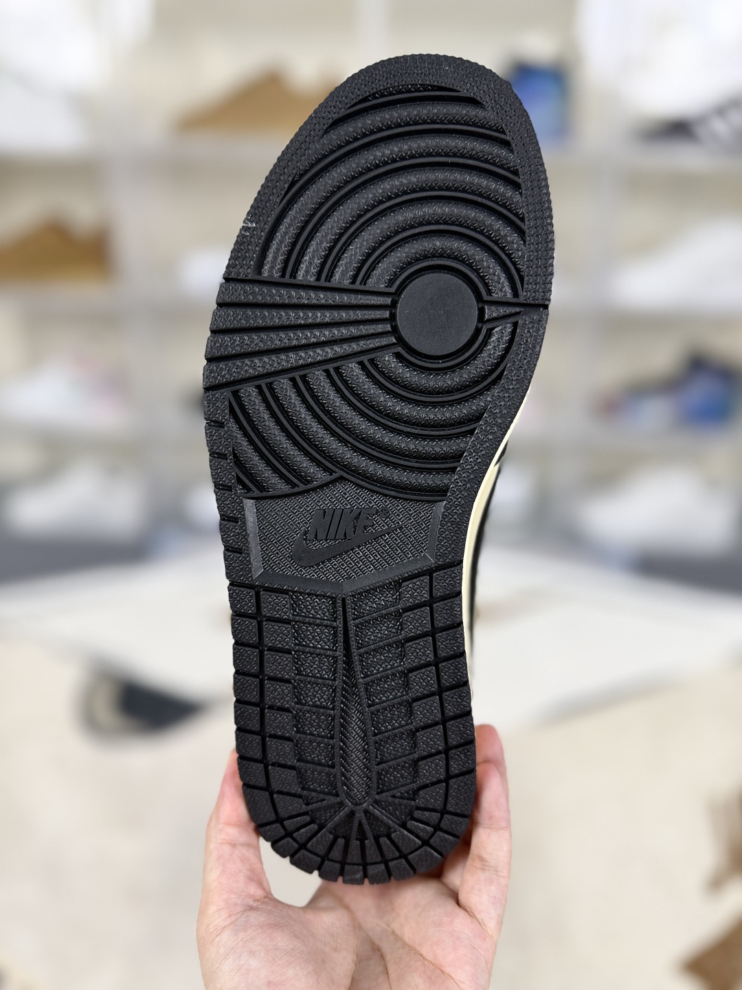 Travis Scott x Air Jordan 1 Low 'Reverse Mocha' Sneakers - Limited Edition 6 cmp i1750878027467 709 0 4