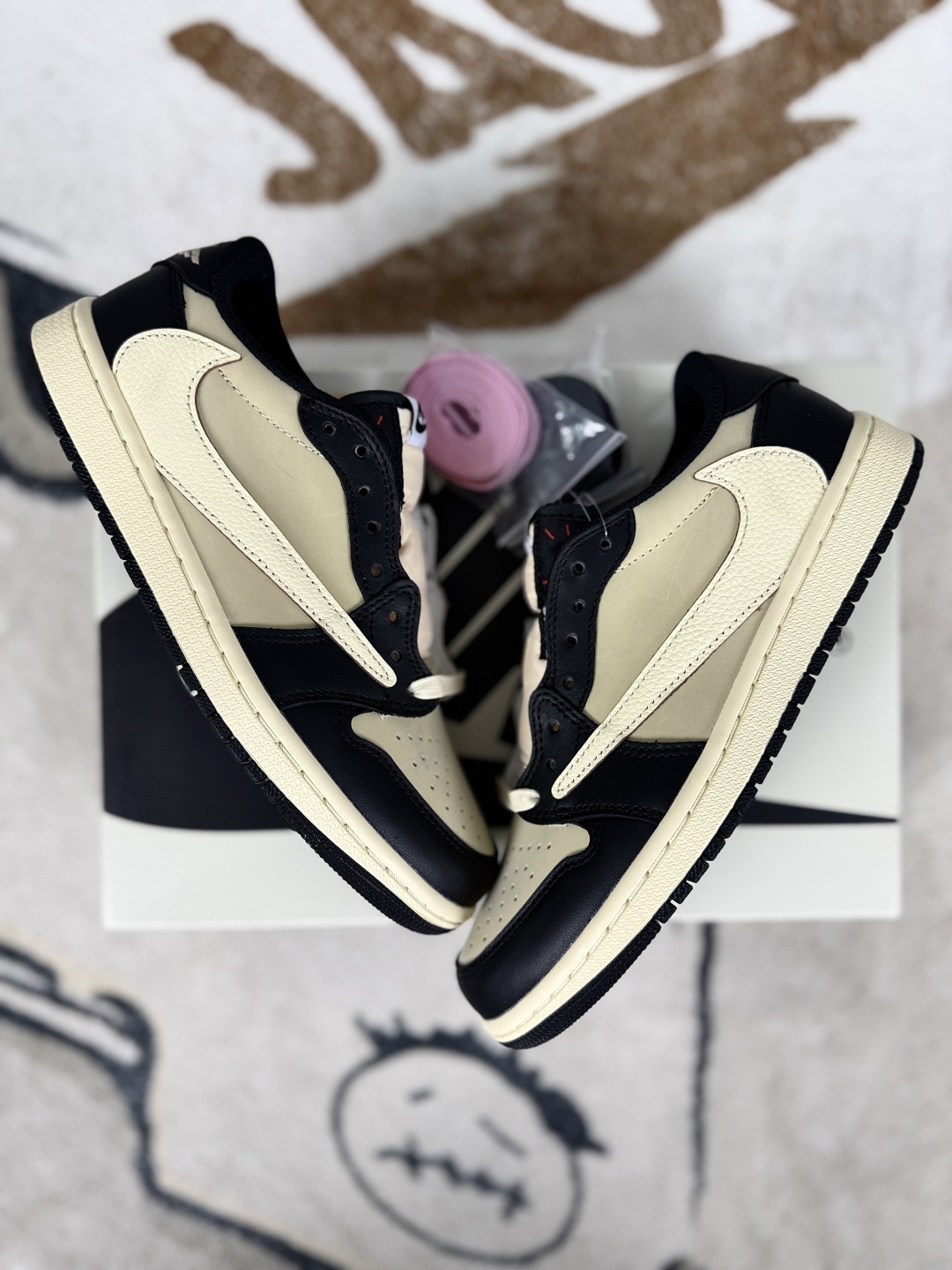 Travis Scott x Air Jordan 1 Low 'Reverse Mocha' Sneakers - Limited Edition 5 cmp i1750878027480 9112 0 6