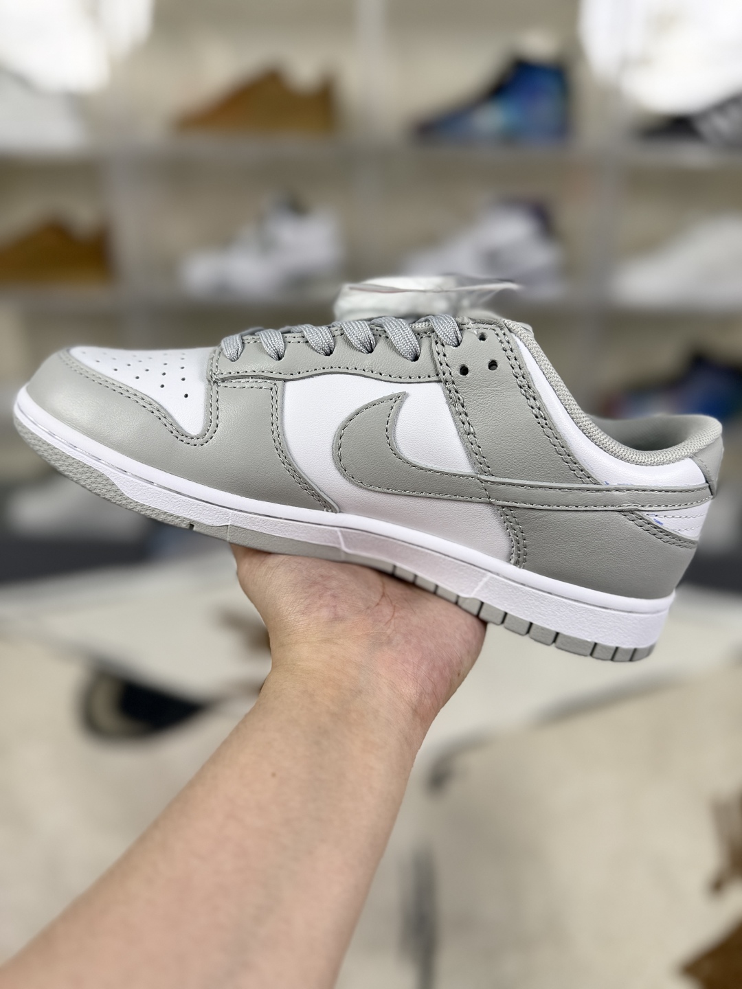 Nike Dunk Retro "Grey Fog" Leather Low-Top Sneakers - Unisex Style 3 cmp i1750962624148 7069 0 1
