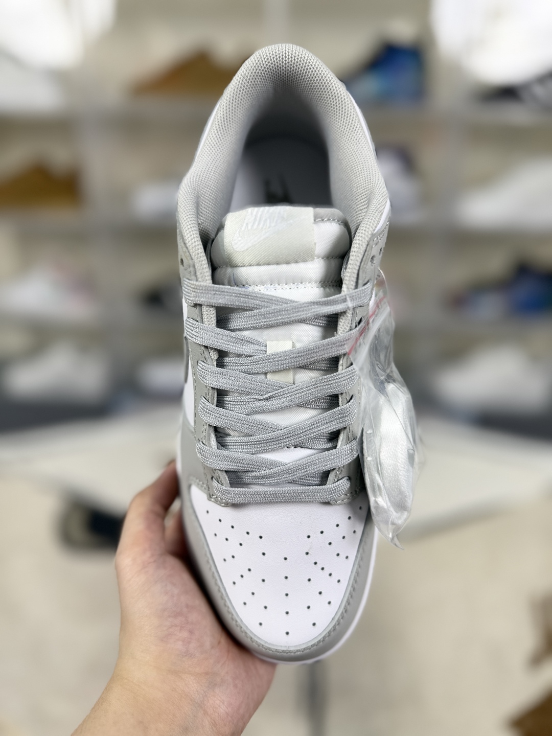 Nike Dunk Retro "Grey Fog" Leather Low-Top Sneakers - Unisex Style 5 cmp i1750962624153 5511 0 3