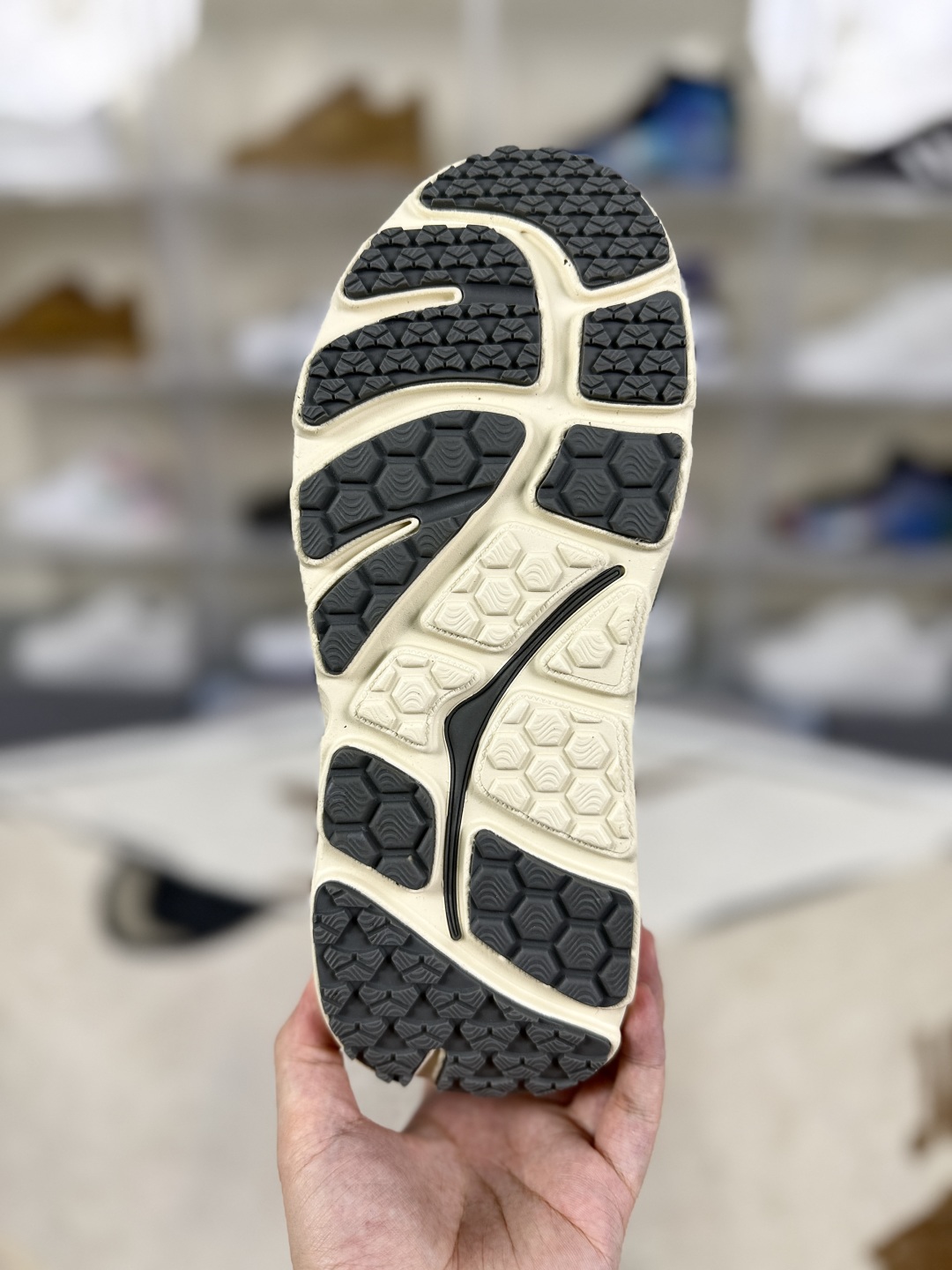 Hoka One One Bondi B3 LS Running Shoes - Comfort, Cushioning, and Style 7 cmp i1751047623340 5713 0 4