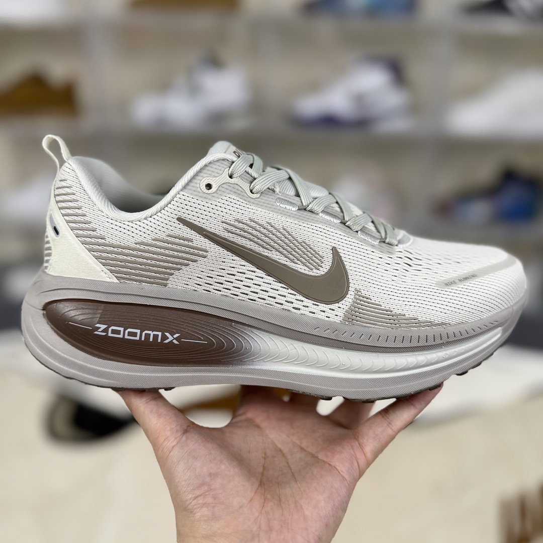 Nike Vomero 18 Women's Running Shoes - Comfortable, Durable, and Stylish 7 cmp i1751219502725 3976 0 5