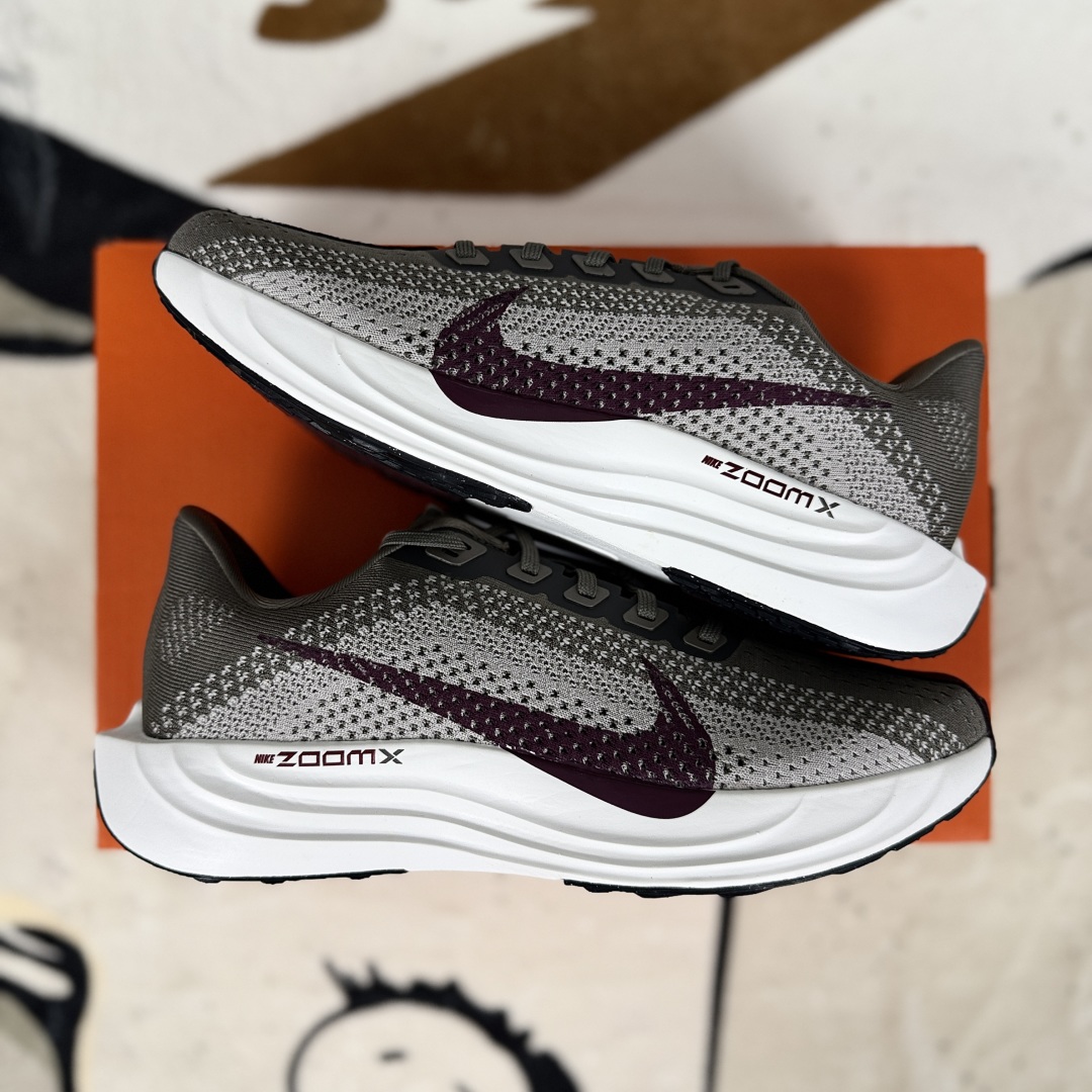 Nike Pegasus Plus Running Shoes - Comfort, Durability, and Style for All Genders 9 cmp i1751306491341 6710 0 7